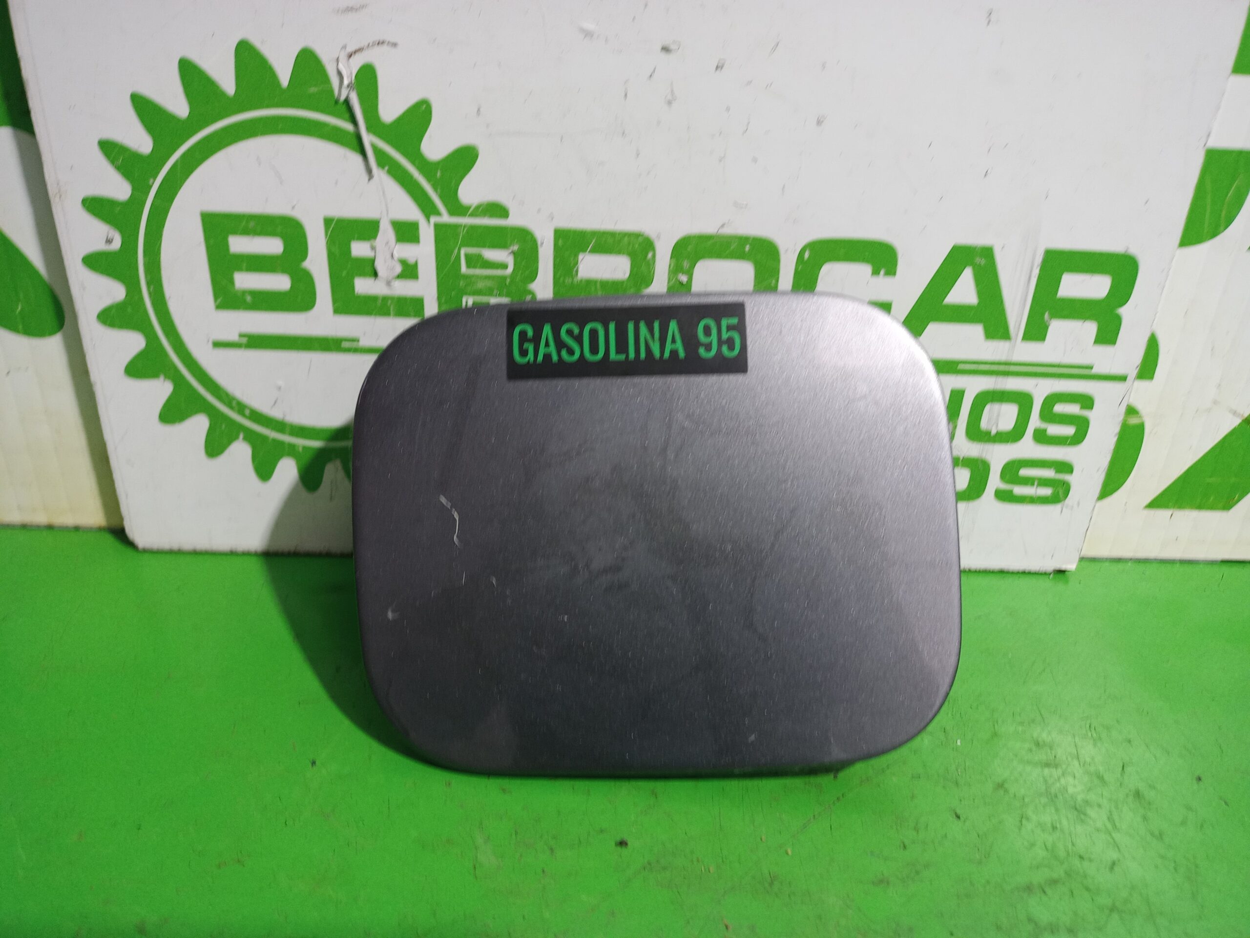 tapa_exterior_combustible_g88304eamb_nissan_qashqai_j11_acenta