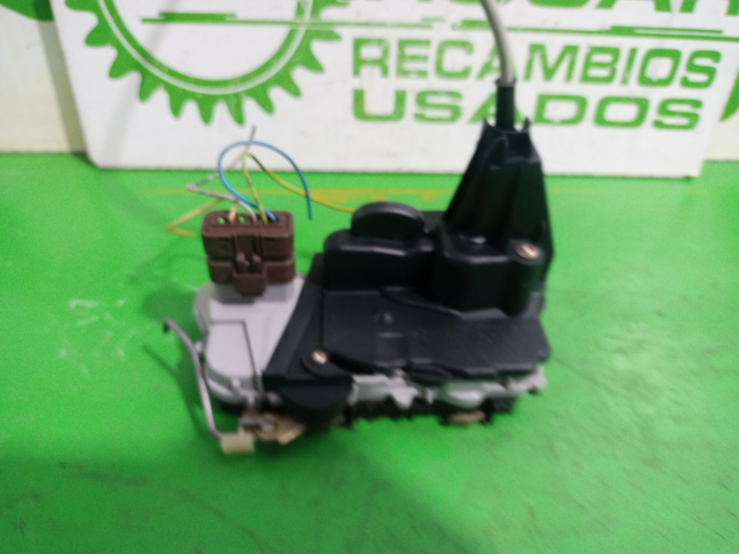 cerradura_puerta_delantera_derecha_9136l2_peugeot_307_break_sw_s1_1_6_16v_cat