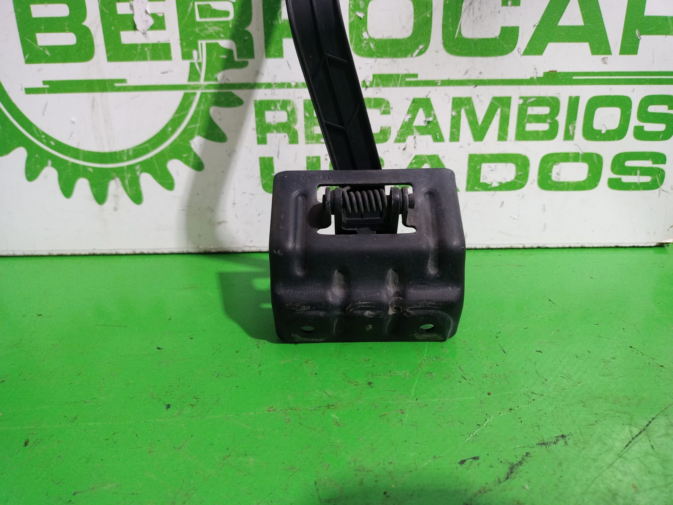 tirador_capot_8200484672_renault_scenic_ii_grand_emotion