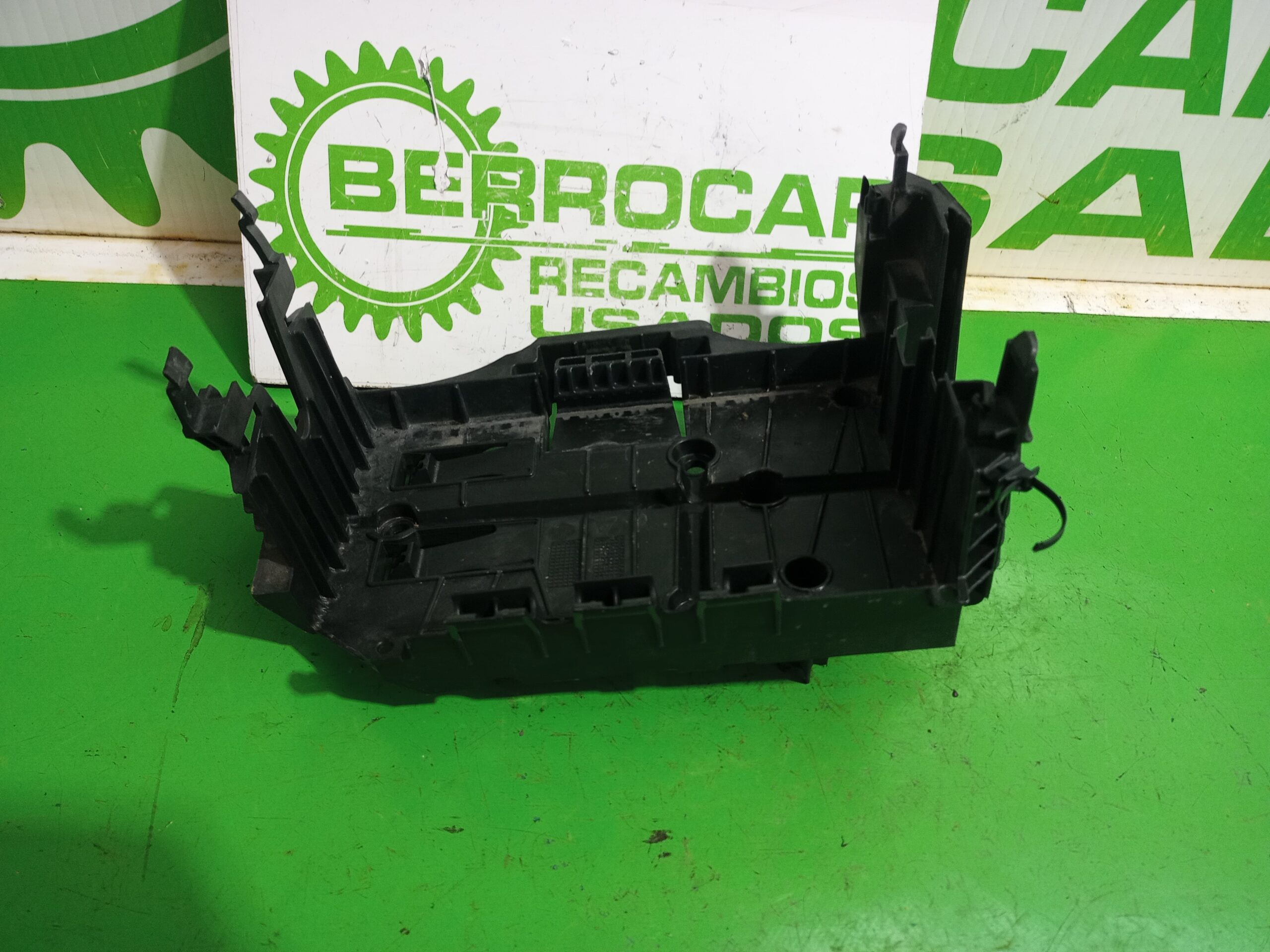 soporte_bateria_9686469580_peugeot_508_active
