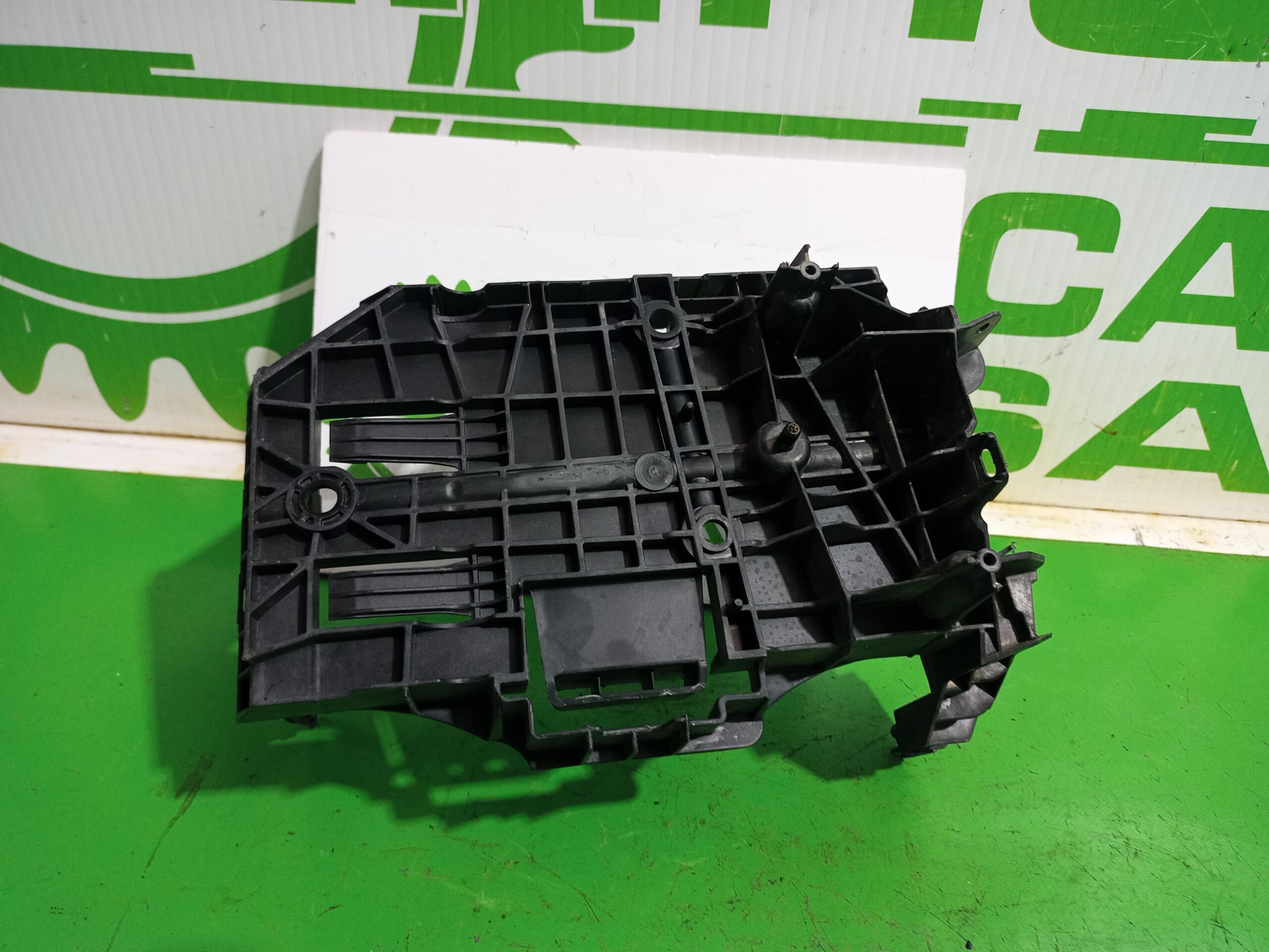 soporte_bateria_9686469580_peugeot_508_active