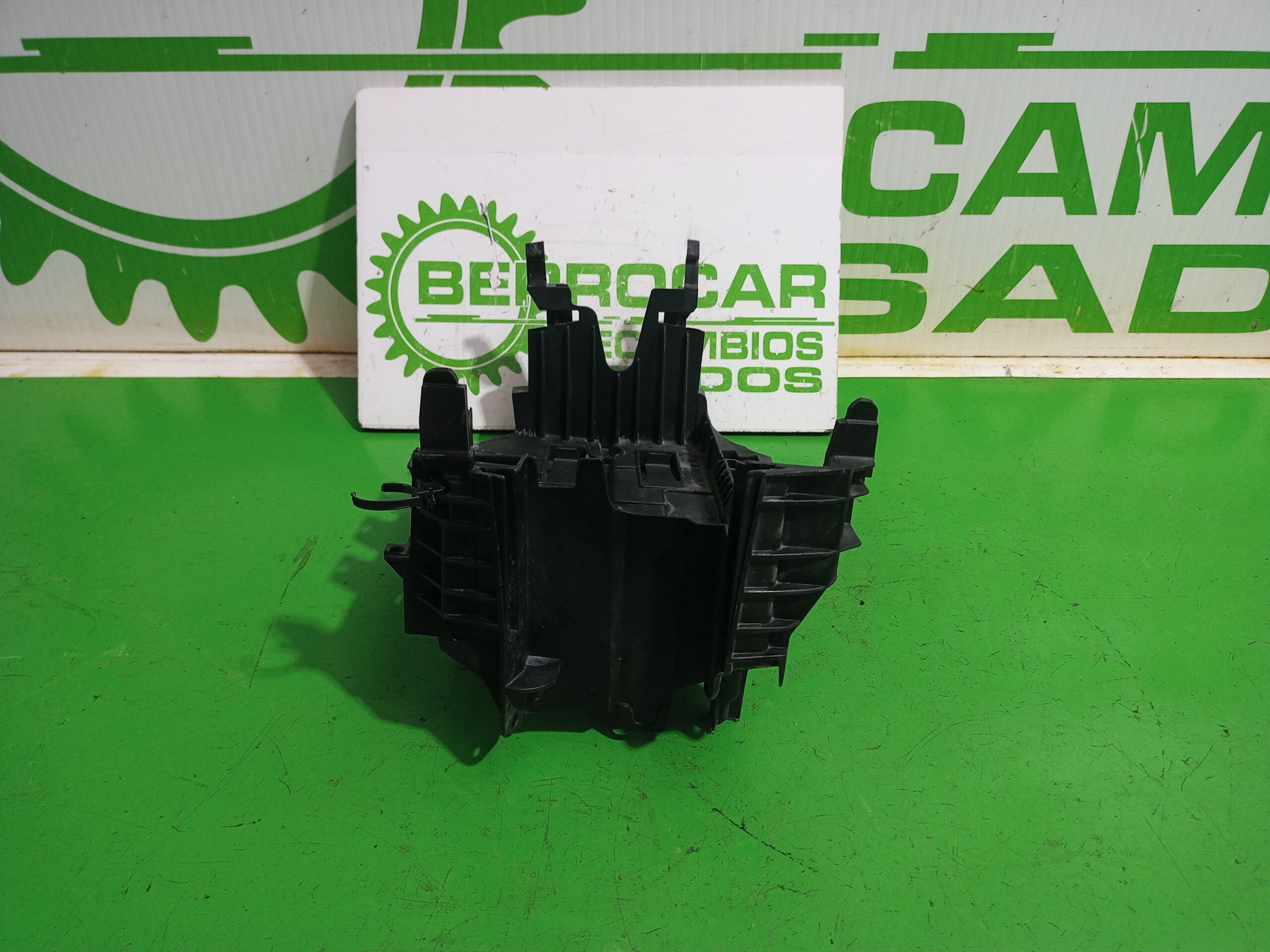 soporte_bateria_9686469580_peugeot_508_active