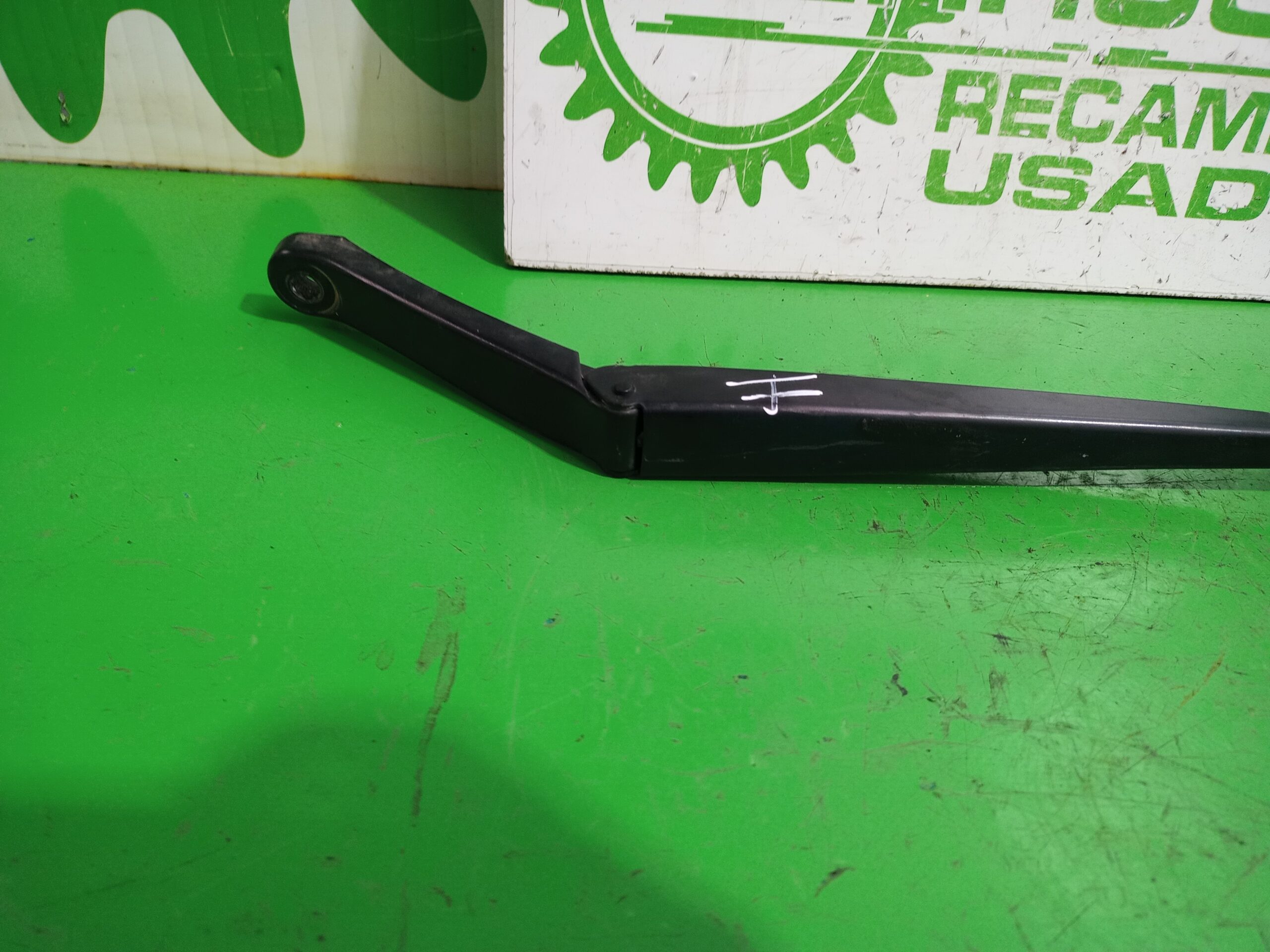 brazo_limpia_delantero_izquierdo_9686437680_peugeot_508_active