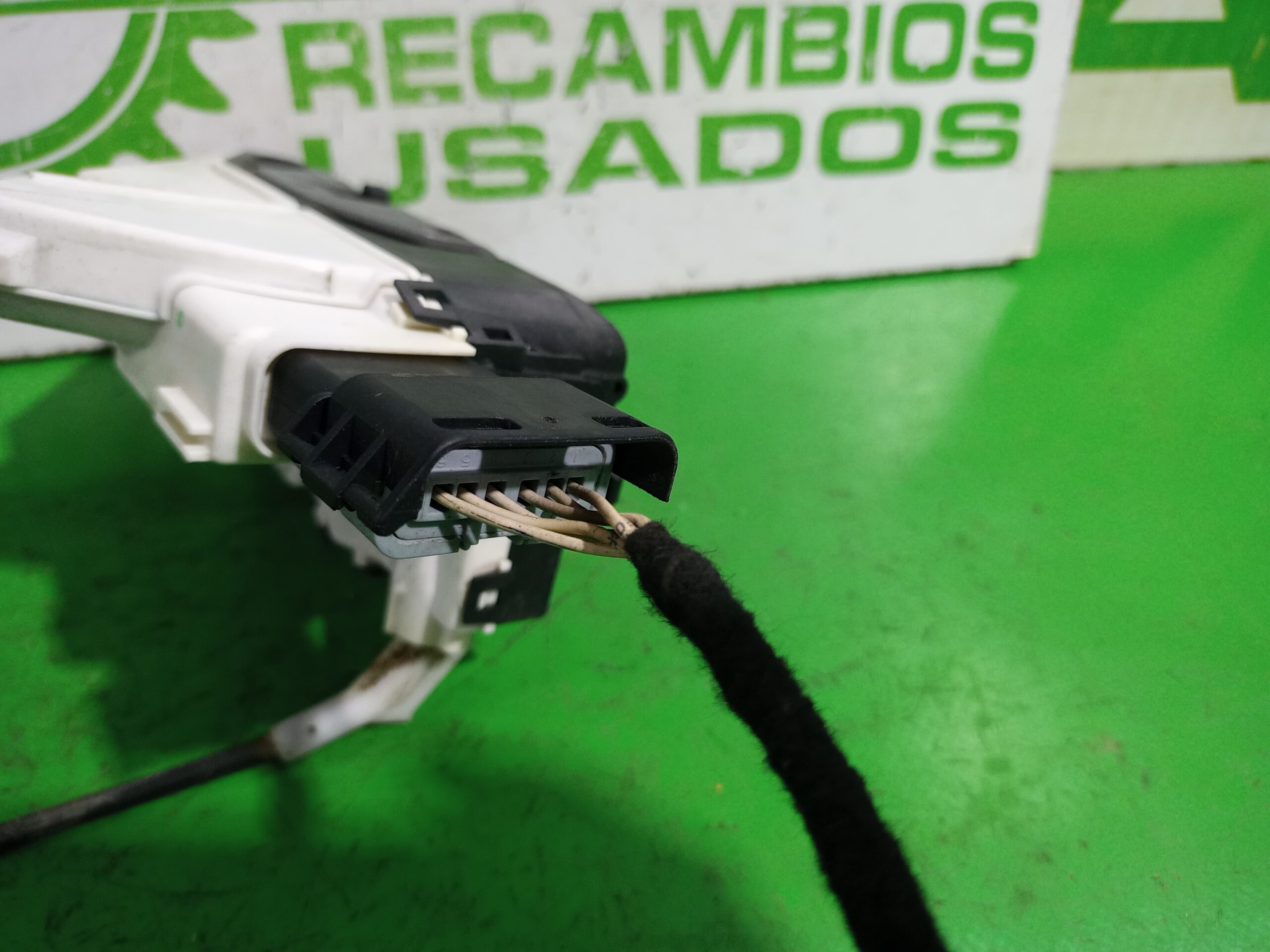 cerradura_puerta_delantera_derecha_a048069_citr_n_c3_exclusive