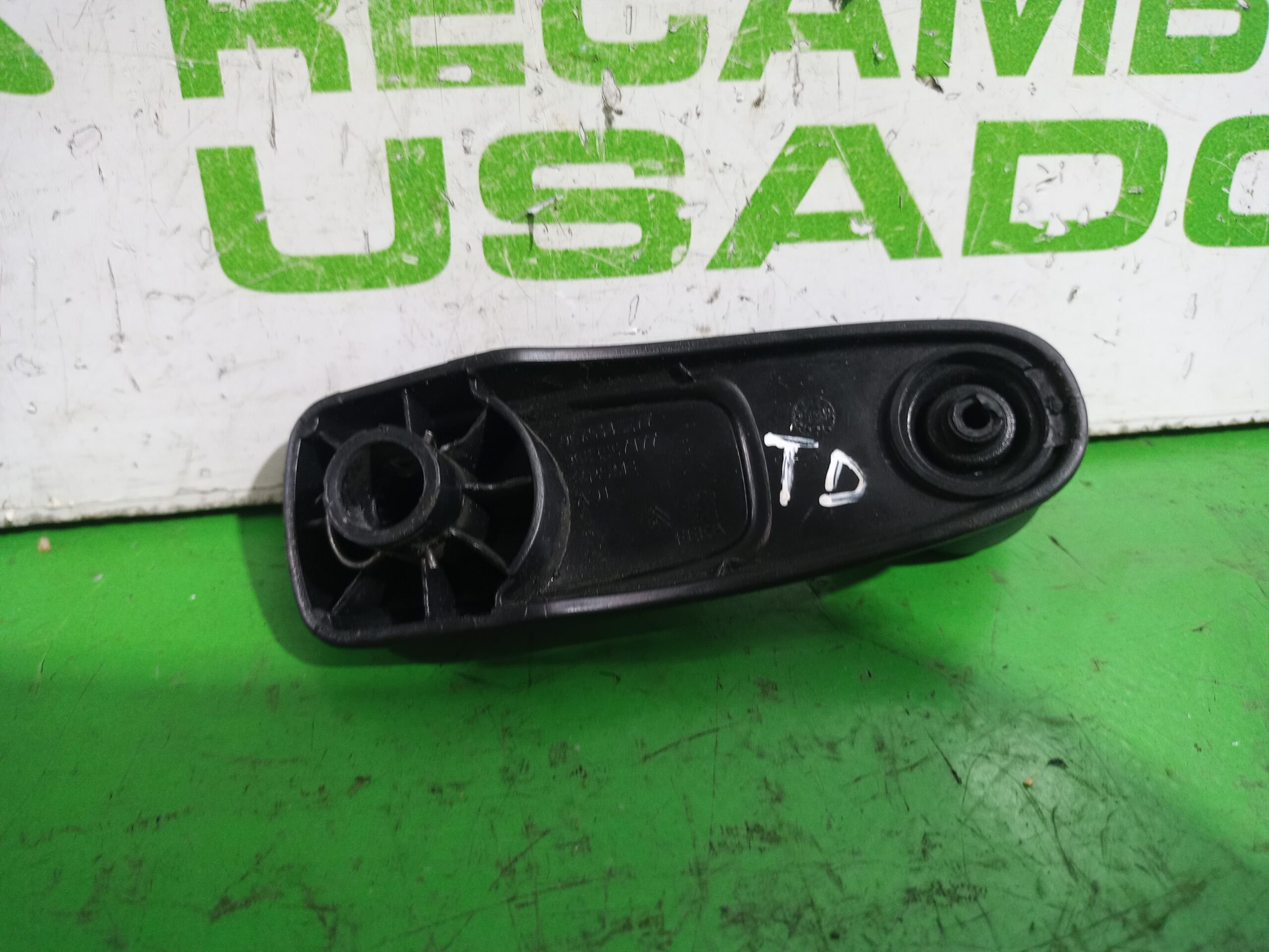 maneta_elevalunas_trasera_derecha_9240h7_citr_n_c3_exclusive