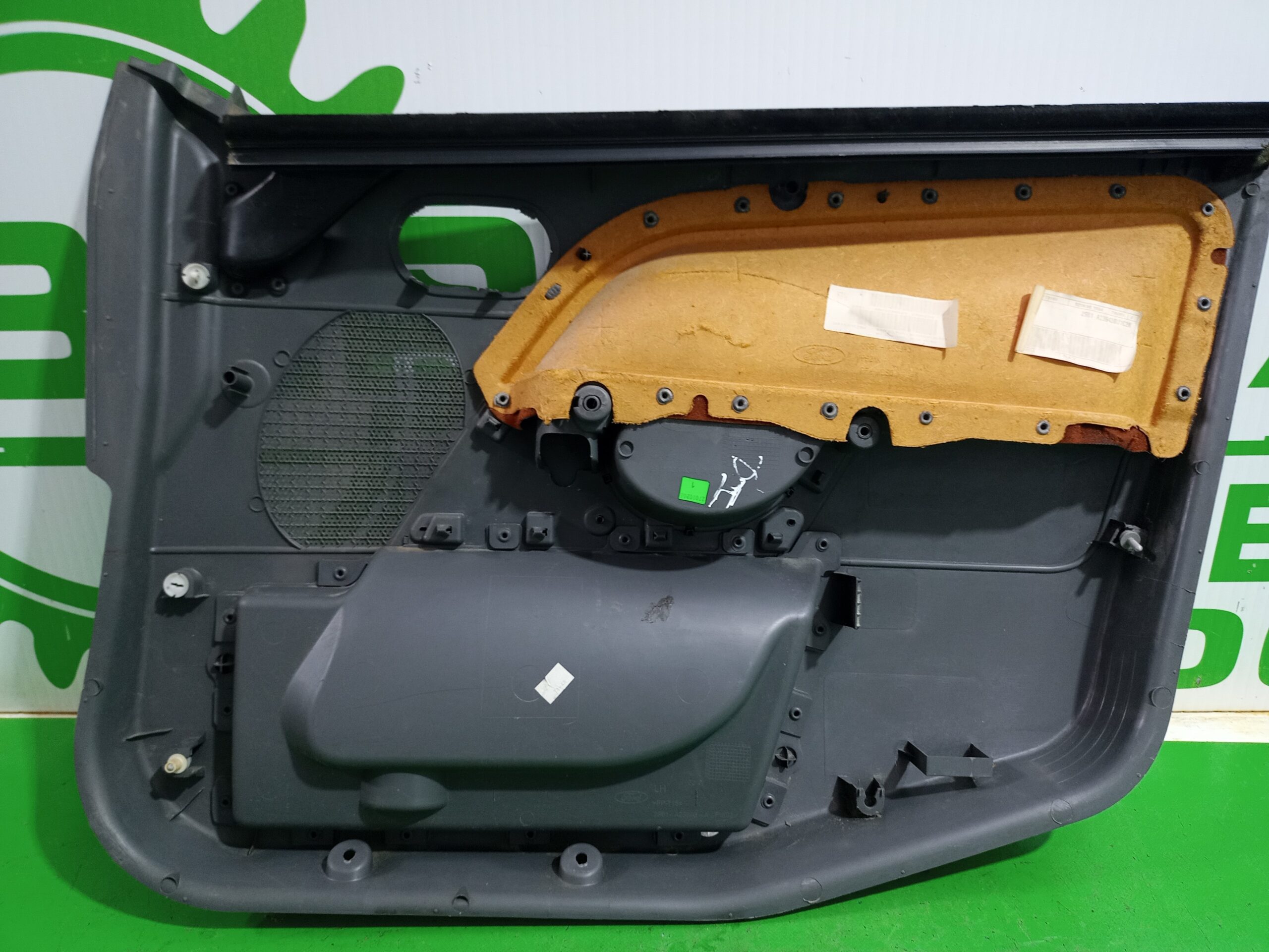 guarnecido_puerta_delantera_izquierda_1309169_ford_fiesta_cbk_fun