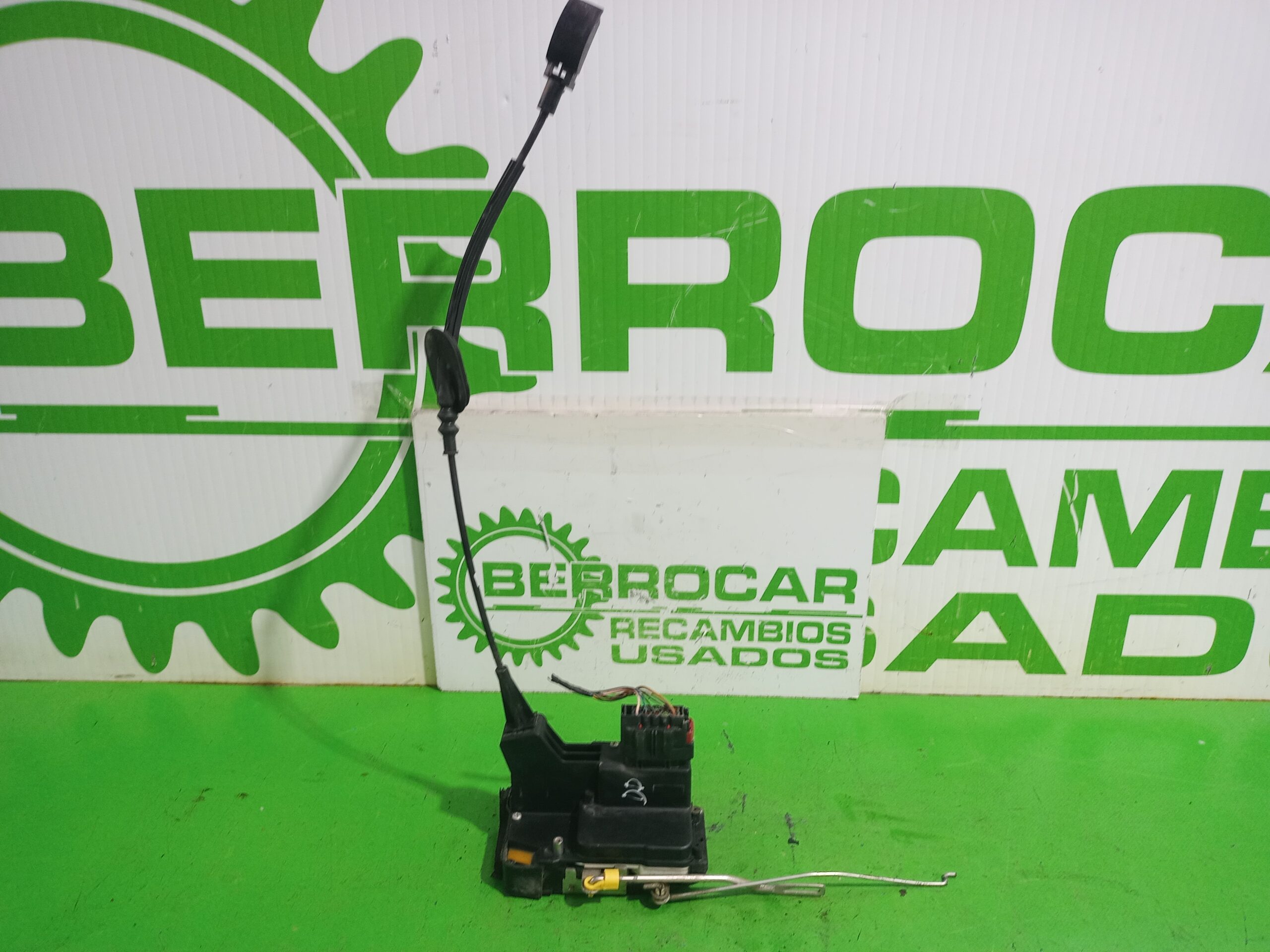 cerradura_puerta_delantera_derecha_1372462_ford_fiesta_cbk_fun