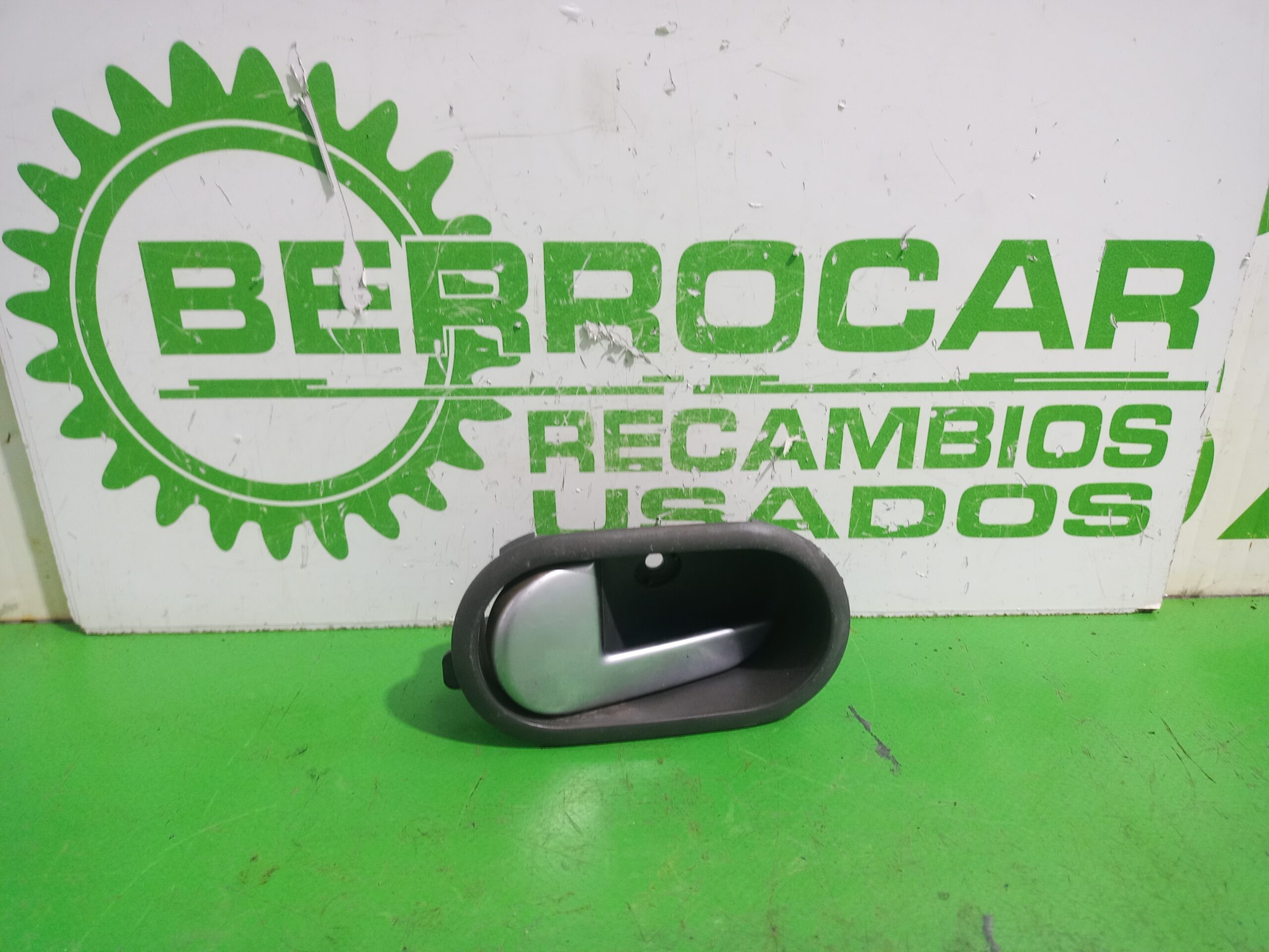 maneta_interior_delantera_izquierda_1329939_ford_fiesta_cbk_fun