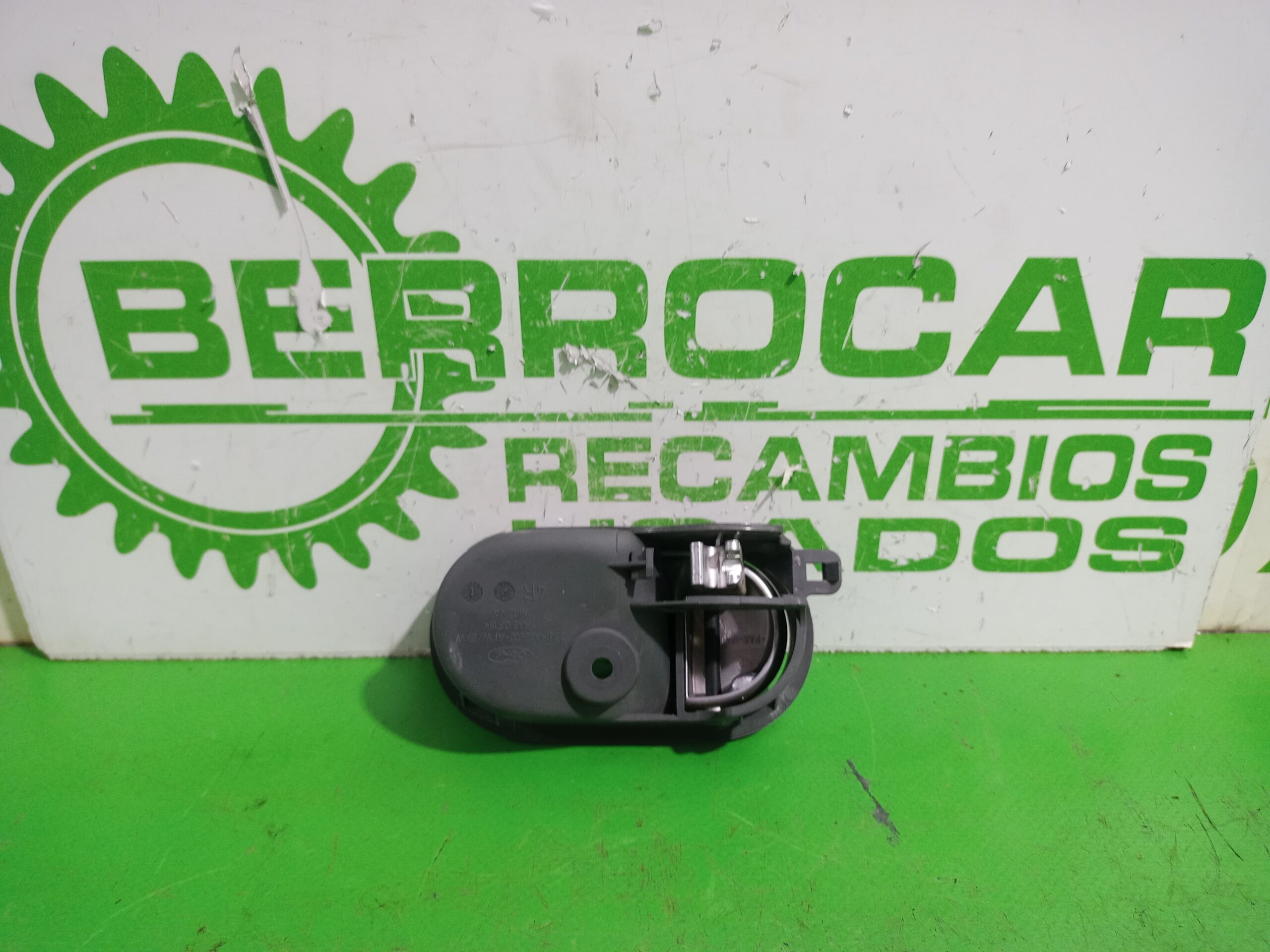 maneta_interior_delantera_derecha_1220157_ford_fiesta_cbk_fun