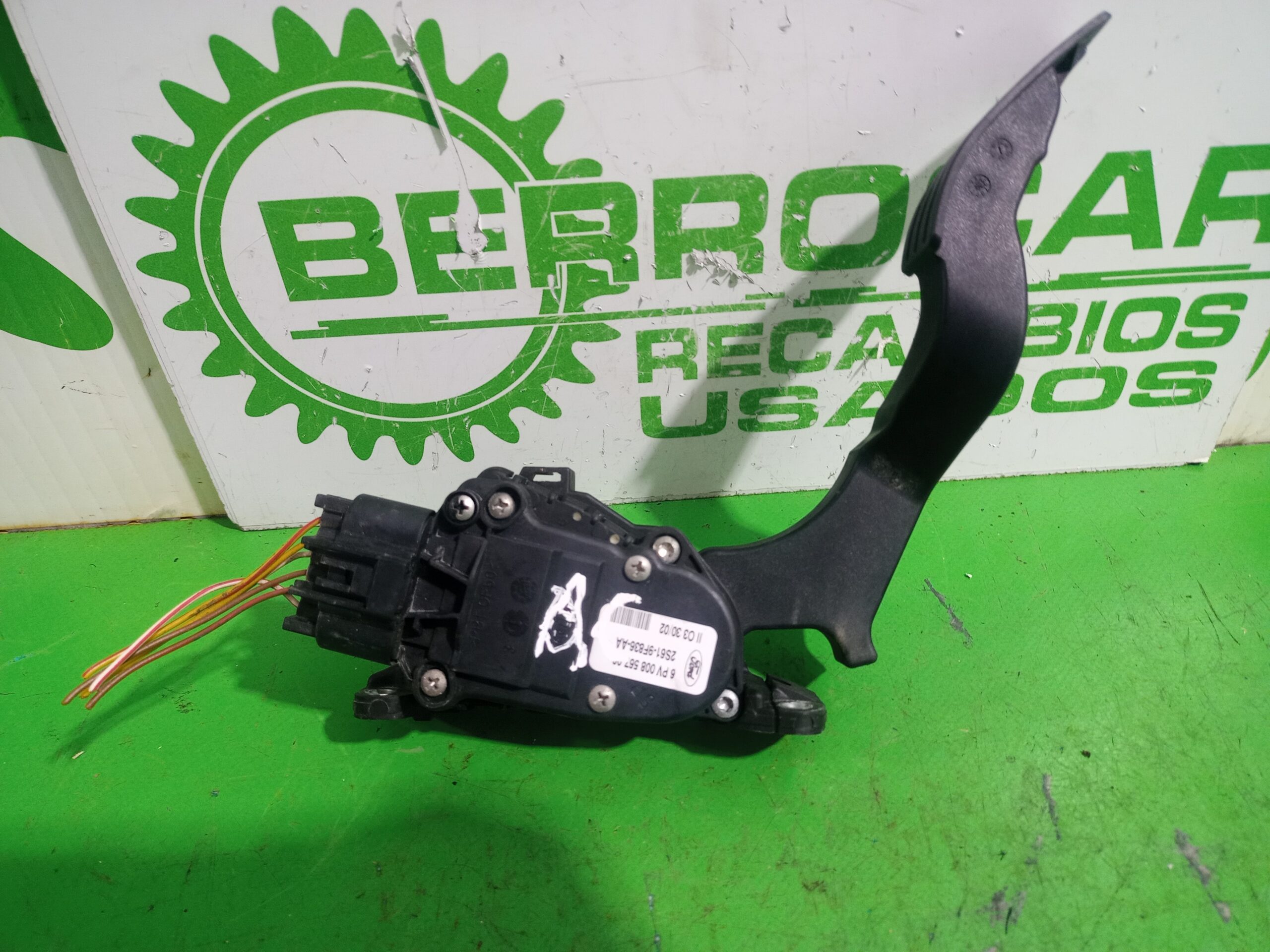 pedal_acelerador_1530737_ford_fiesta_cbk_fun