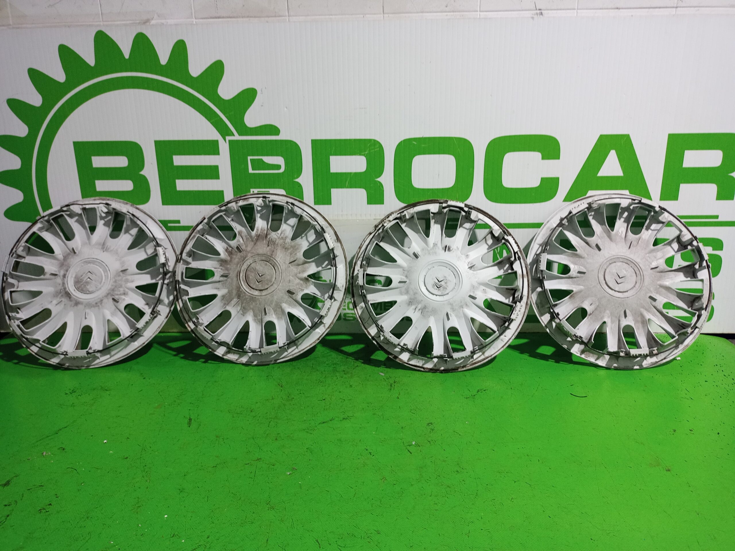 tapacubos_9645379980_citr_n_c3_1_4_hdi_sx