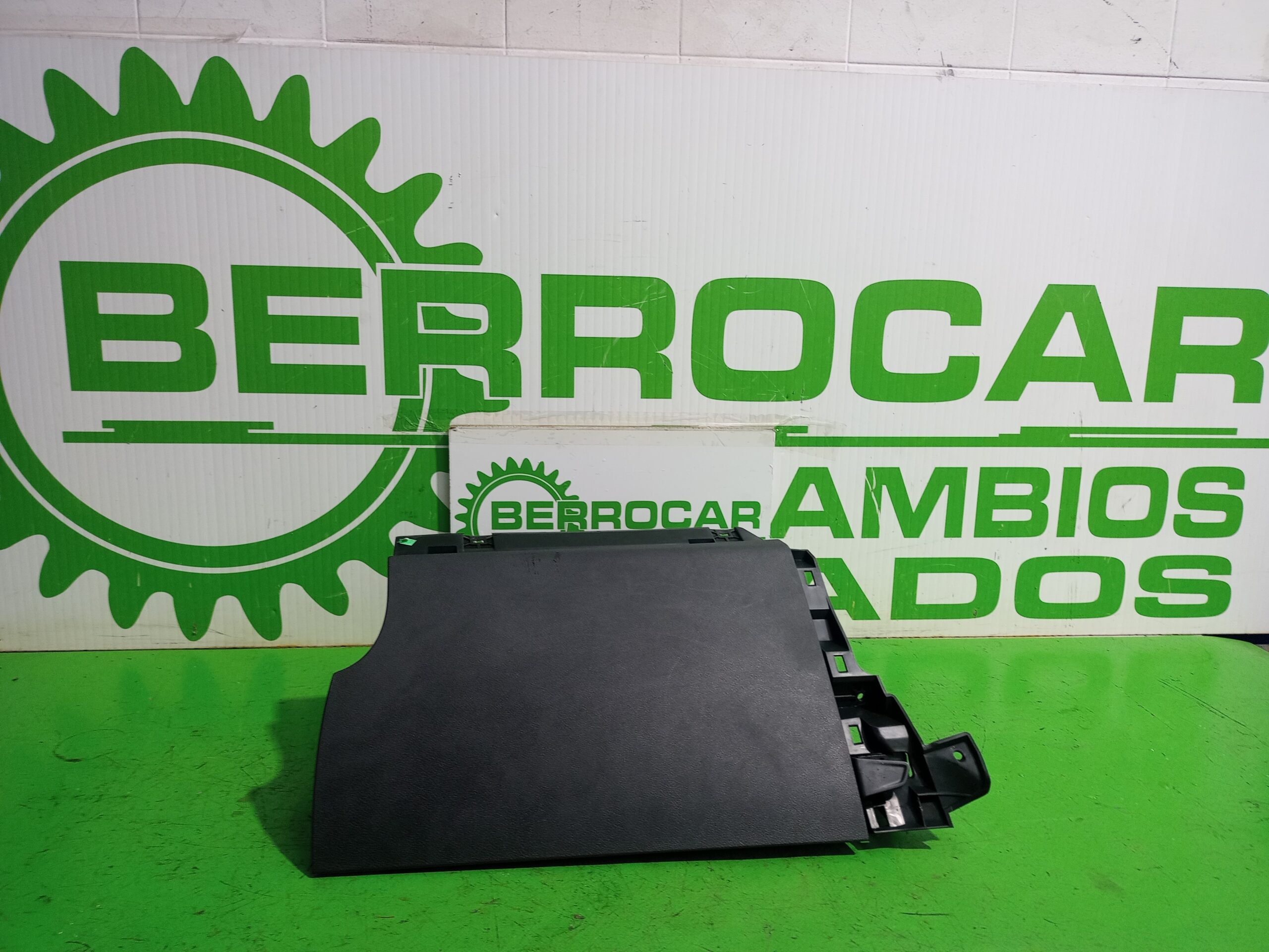 guantera_9686450877_peugeot_508_active