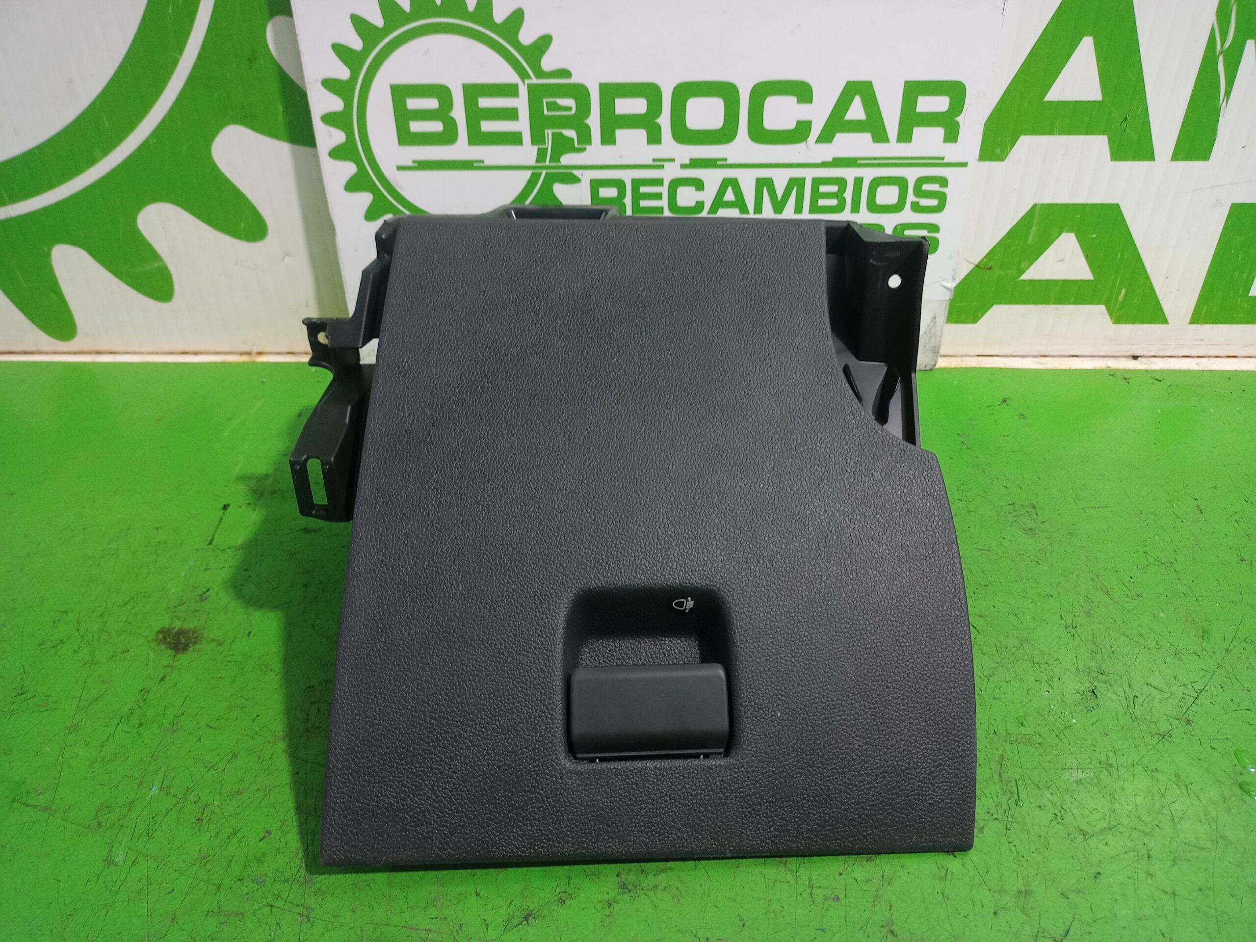 guantera_9686447777_peugeot_508_active