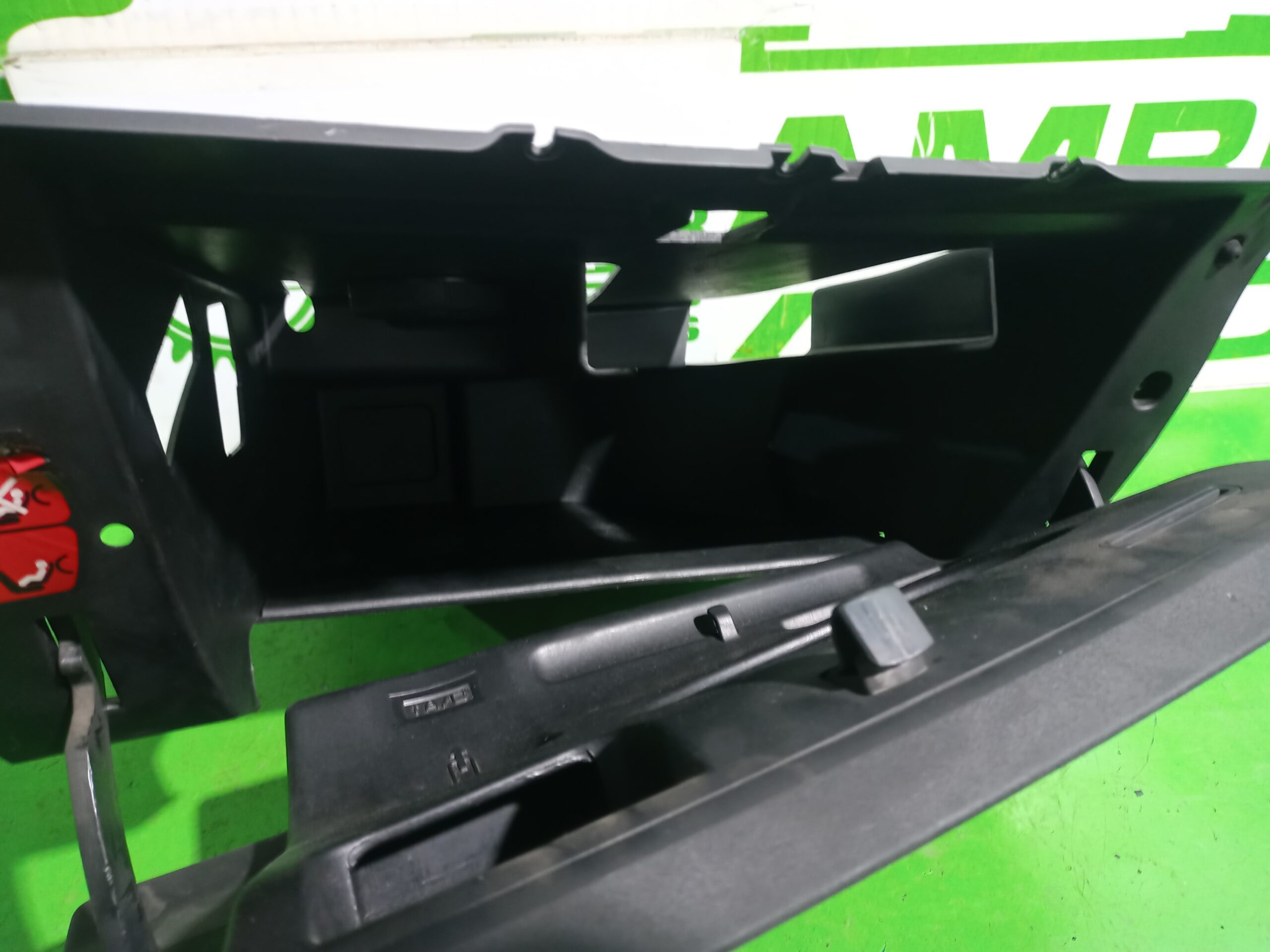 guantera_9646339177_citr_n_c4_berlina_collection