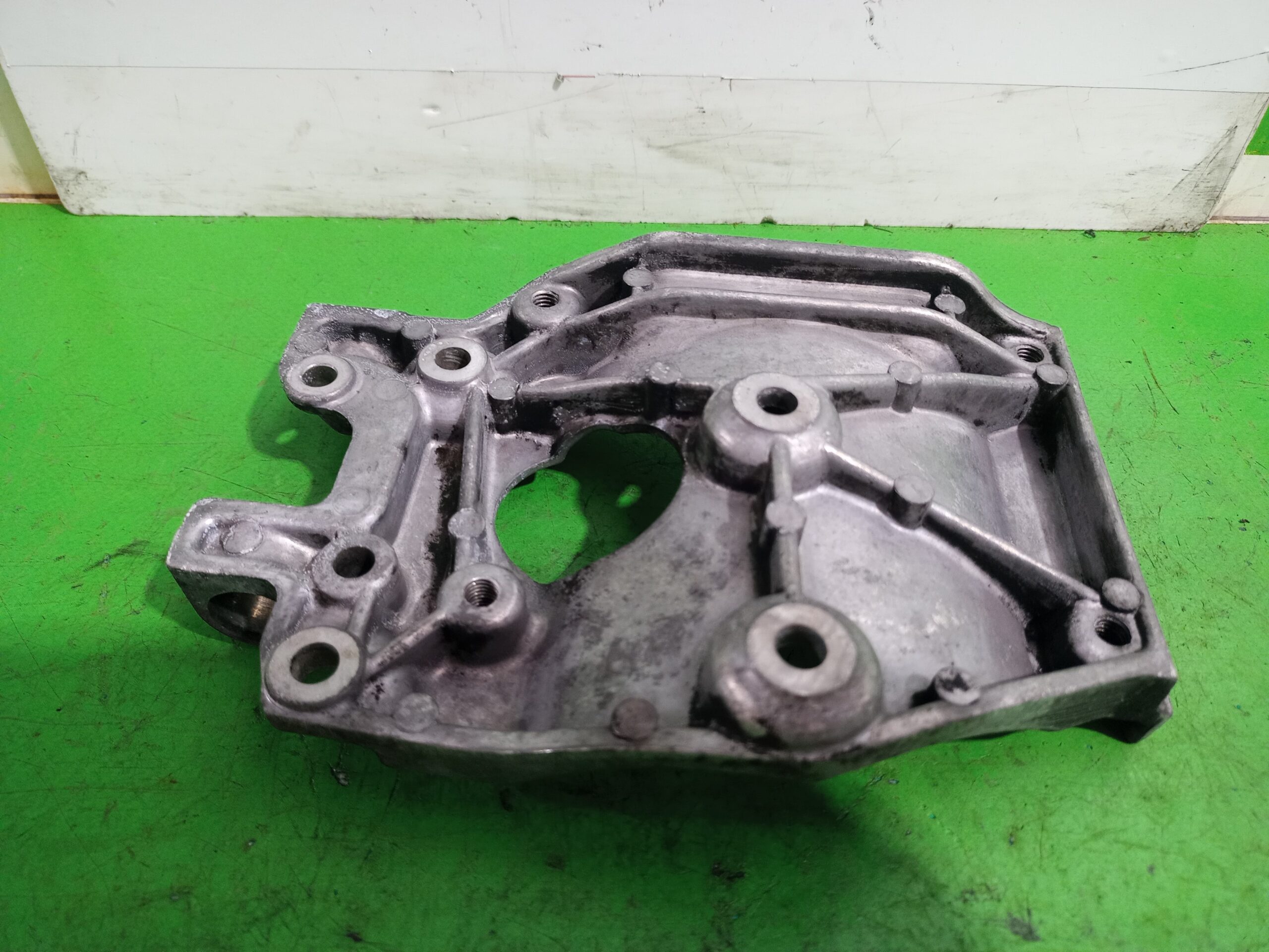 soporte_alternador_9646719580_citr_n_c4_berlina_collection