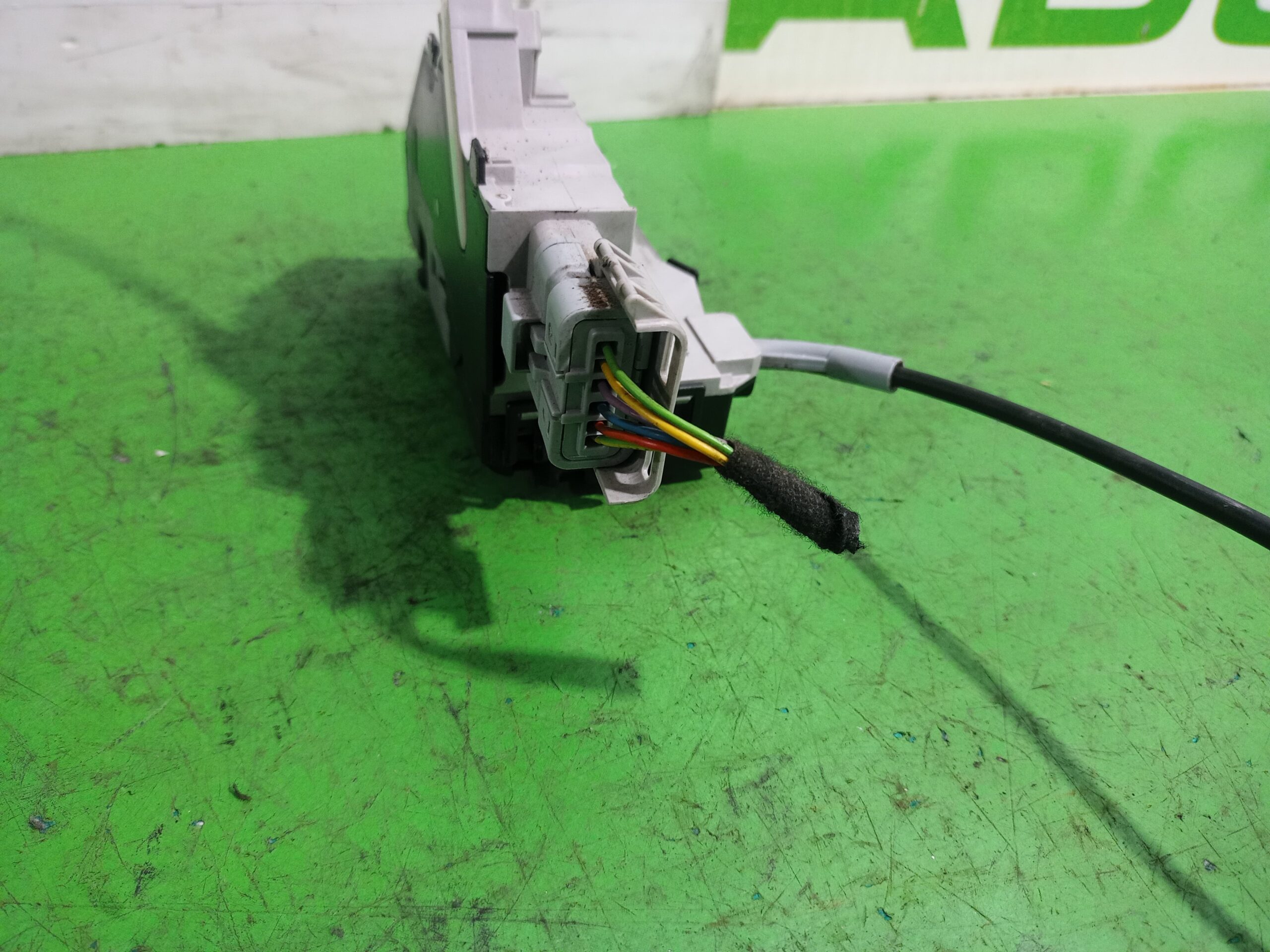 cerradura_puerta_trasera_izquierda_9681337180_citr_n_c4_berlina_collection