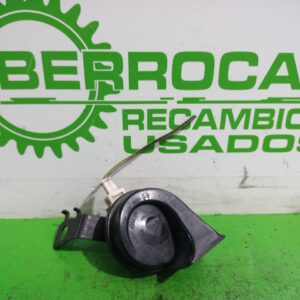 claxon_9655189380_citr_n_c4_berlina_collection