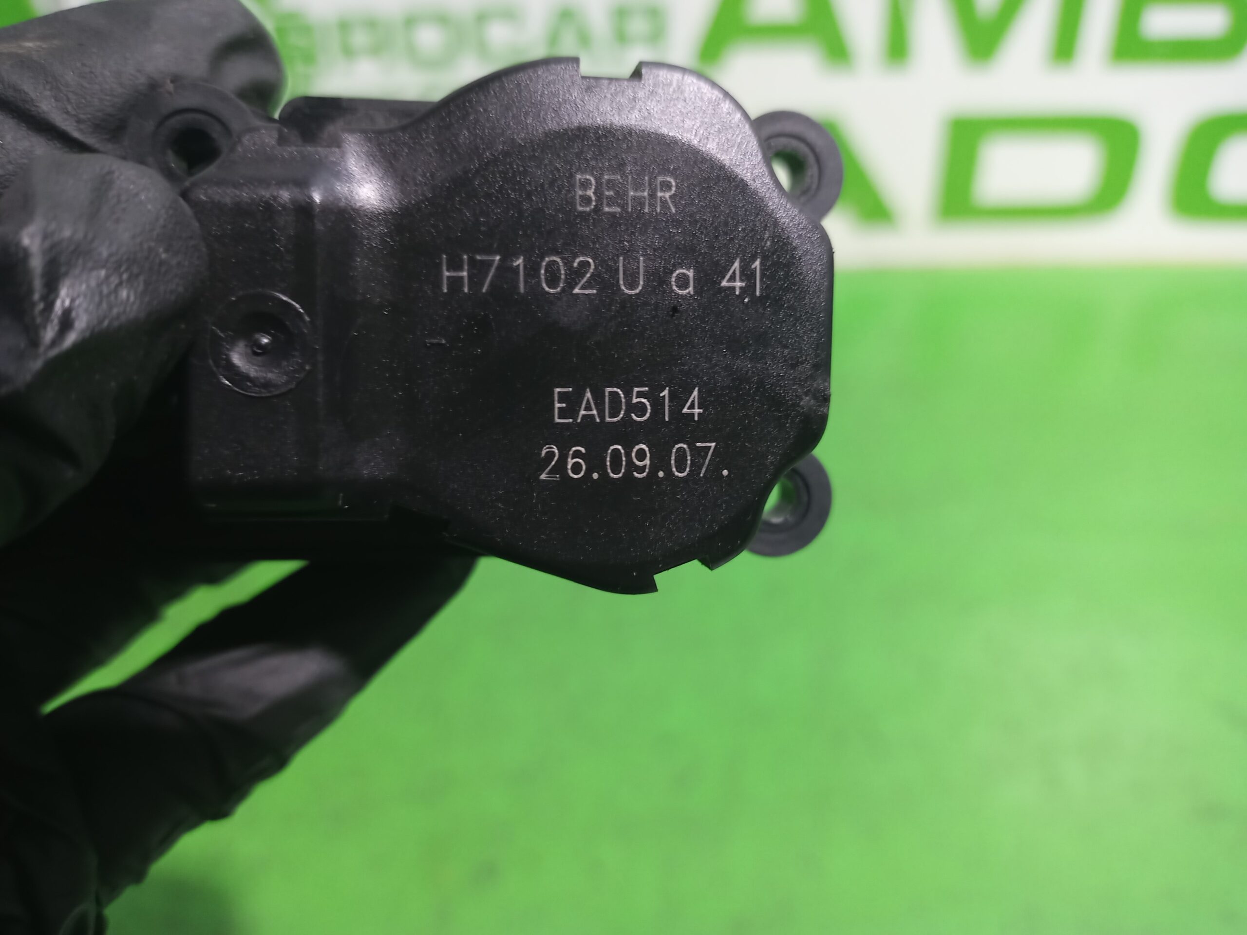 motor_apertura_trampilla_h7102_opel_zafira_b_1_9_cdti