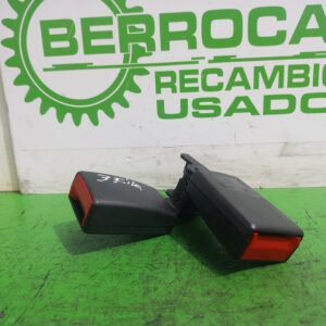 enganche_cinturon_trasero_central_1313240_opel_zafira_b_1_9_cdti