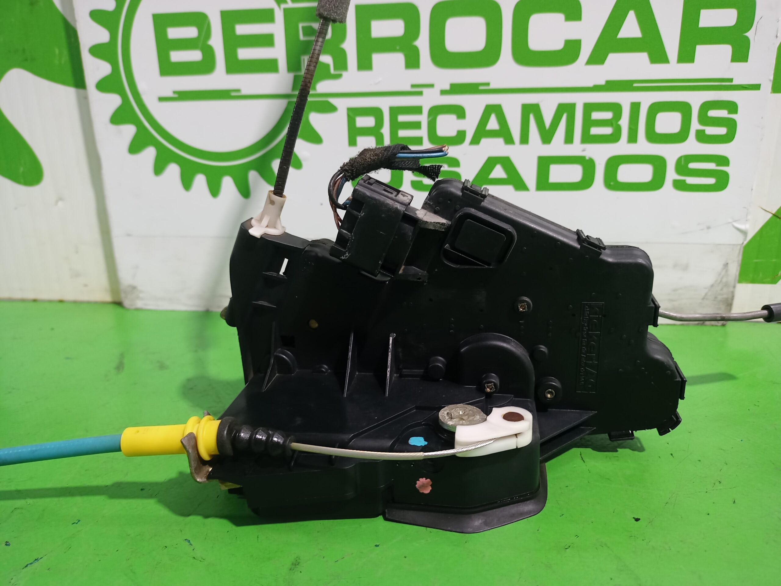 cerradura_puerta_delantera_derecha_51217011244_bmw_serie_3_berlina_e46_320d