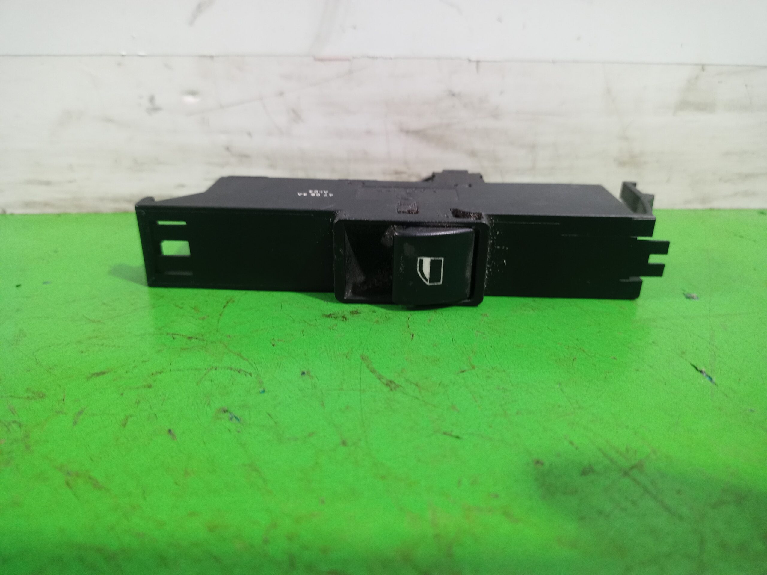 mando_elevalunas_delantero_izquierdo_15869801_bmw_serie_3_berlina_e46_320d