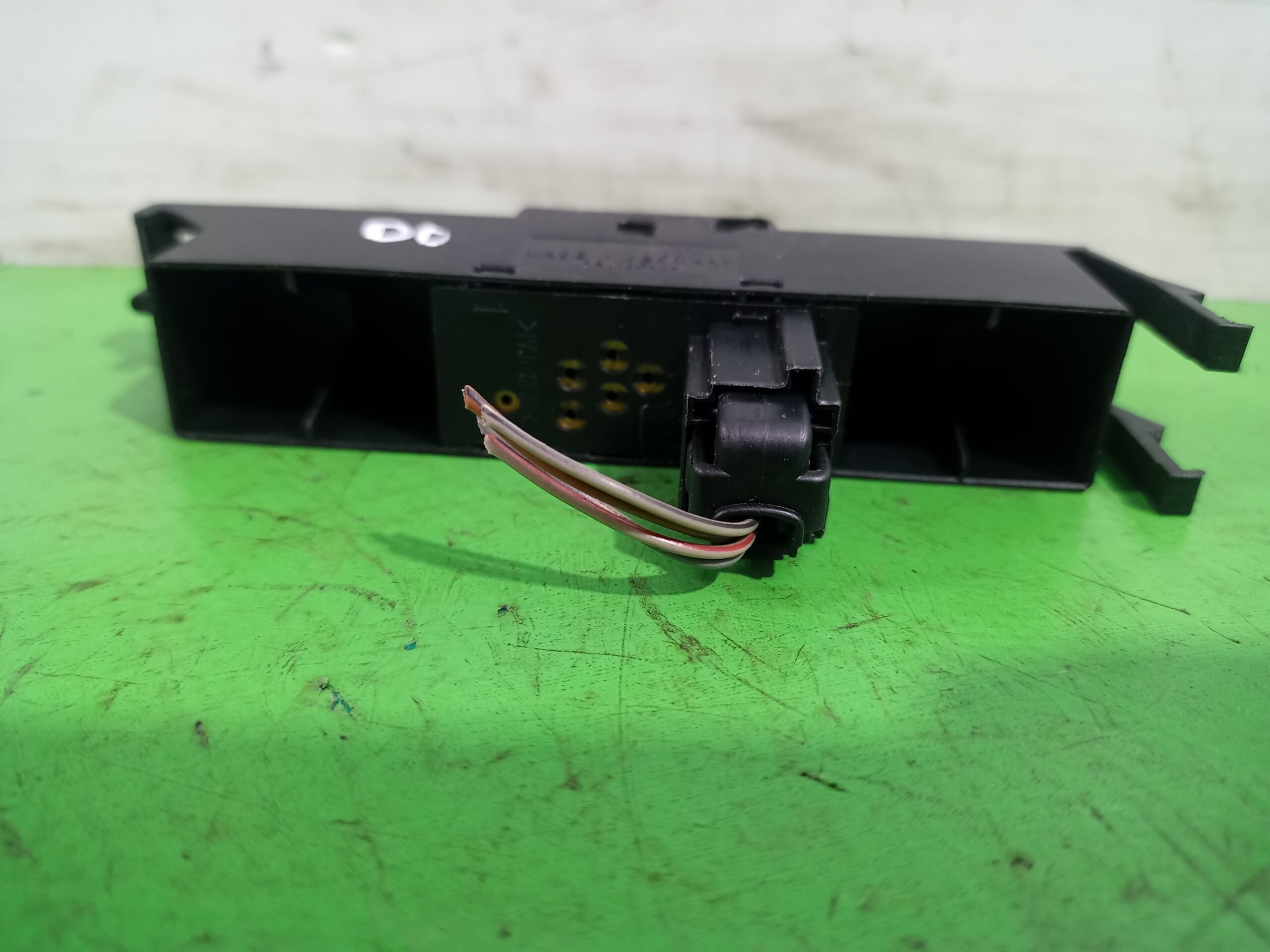 mando_elevalunas_delantero_izquierdo_15869801_bmw_serie_3_berlina_e46_320d