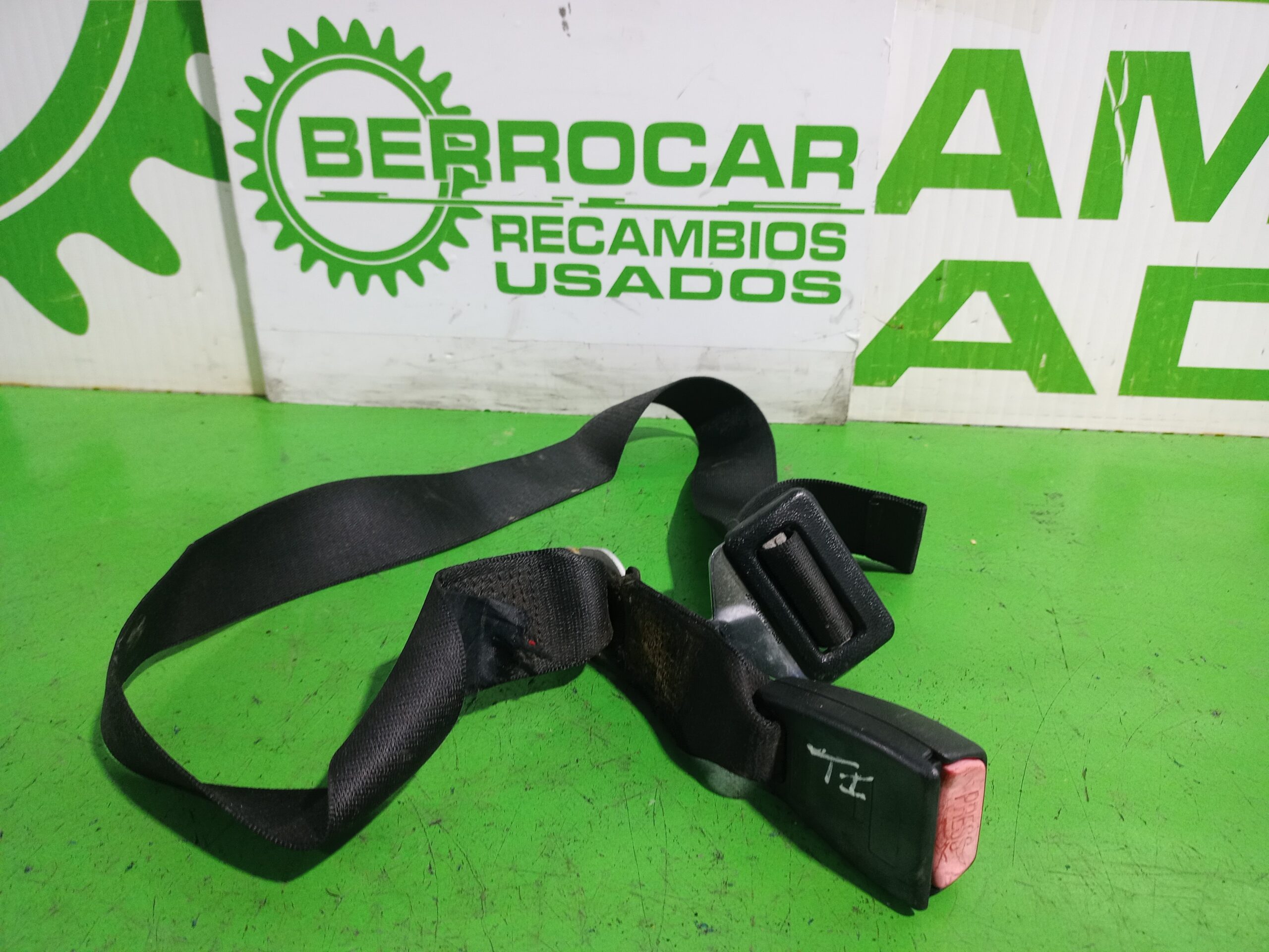 enganche_cinturon_trasero_izquierdo_72118202591_bmw_serie_3_berlina_e46_320d