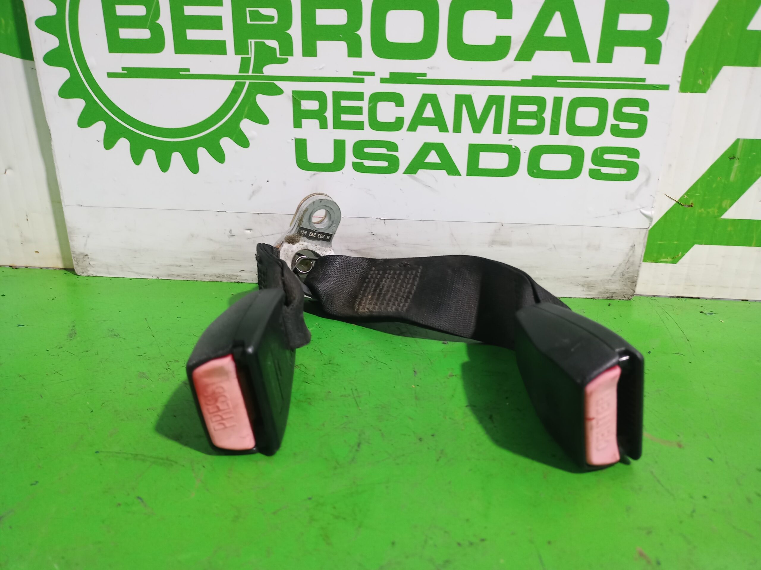 enganche_cinturon_trasero_derecho_72118233292_bmw_serie_3_berlina_e46_320d