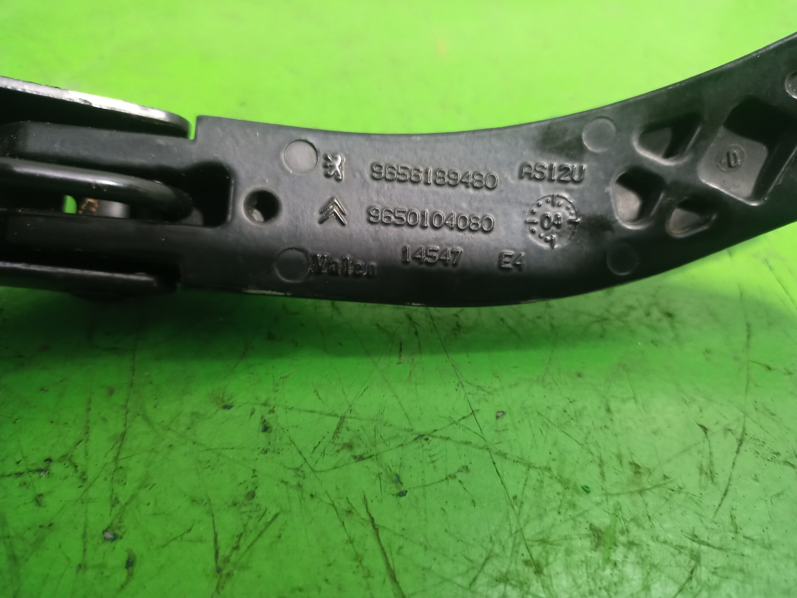 brazo_limpia_delantero_izquierdo_9656189480_citr_n_c4_berlina_1_6_16v_hdi