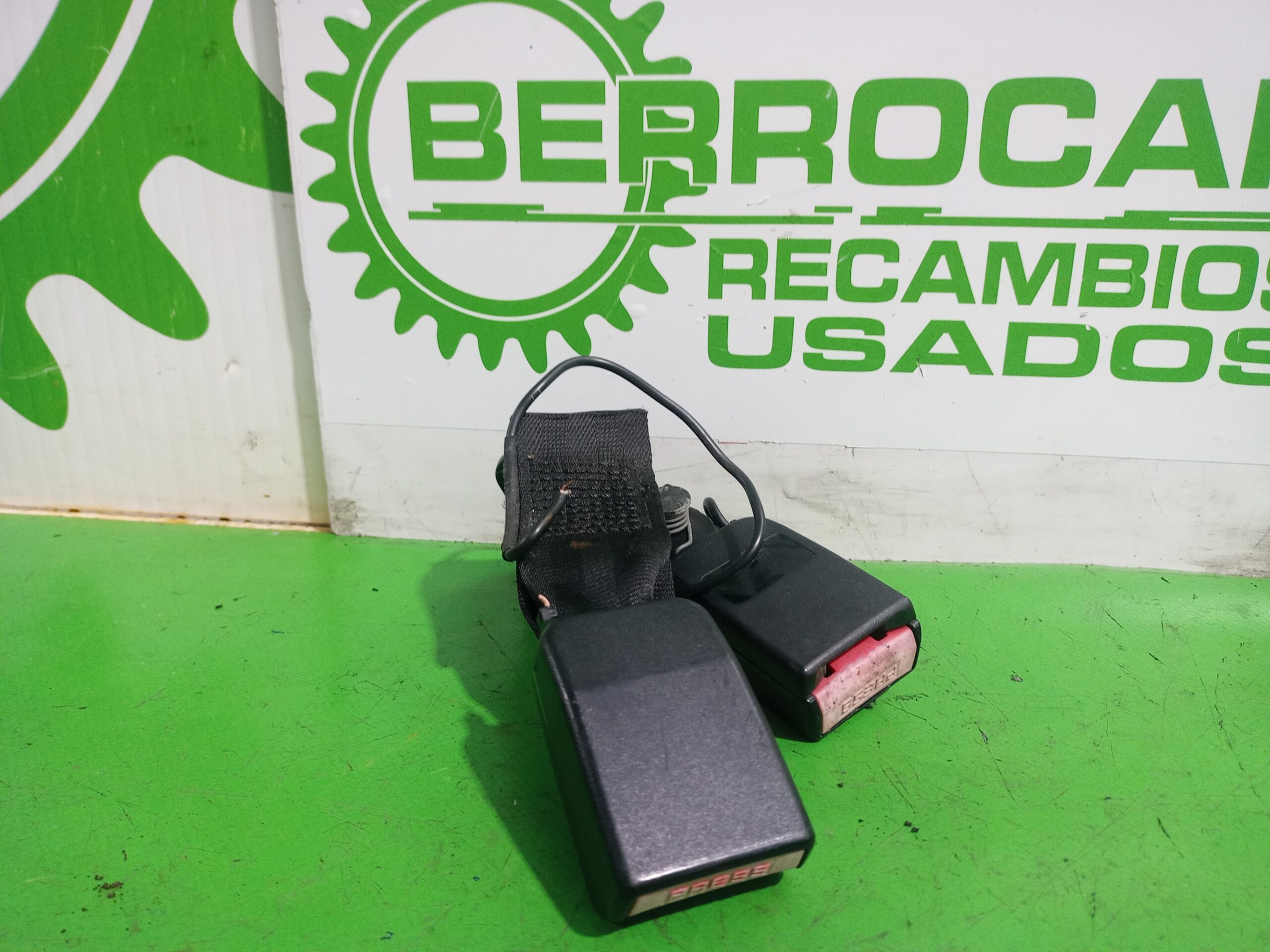 enganche_cinturon_trasero_derecho_8974lz_citr_n_c4_berlina_1_6_16v_hdi