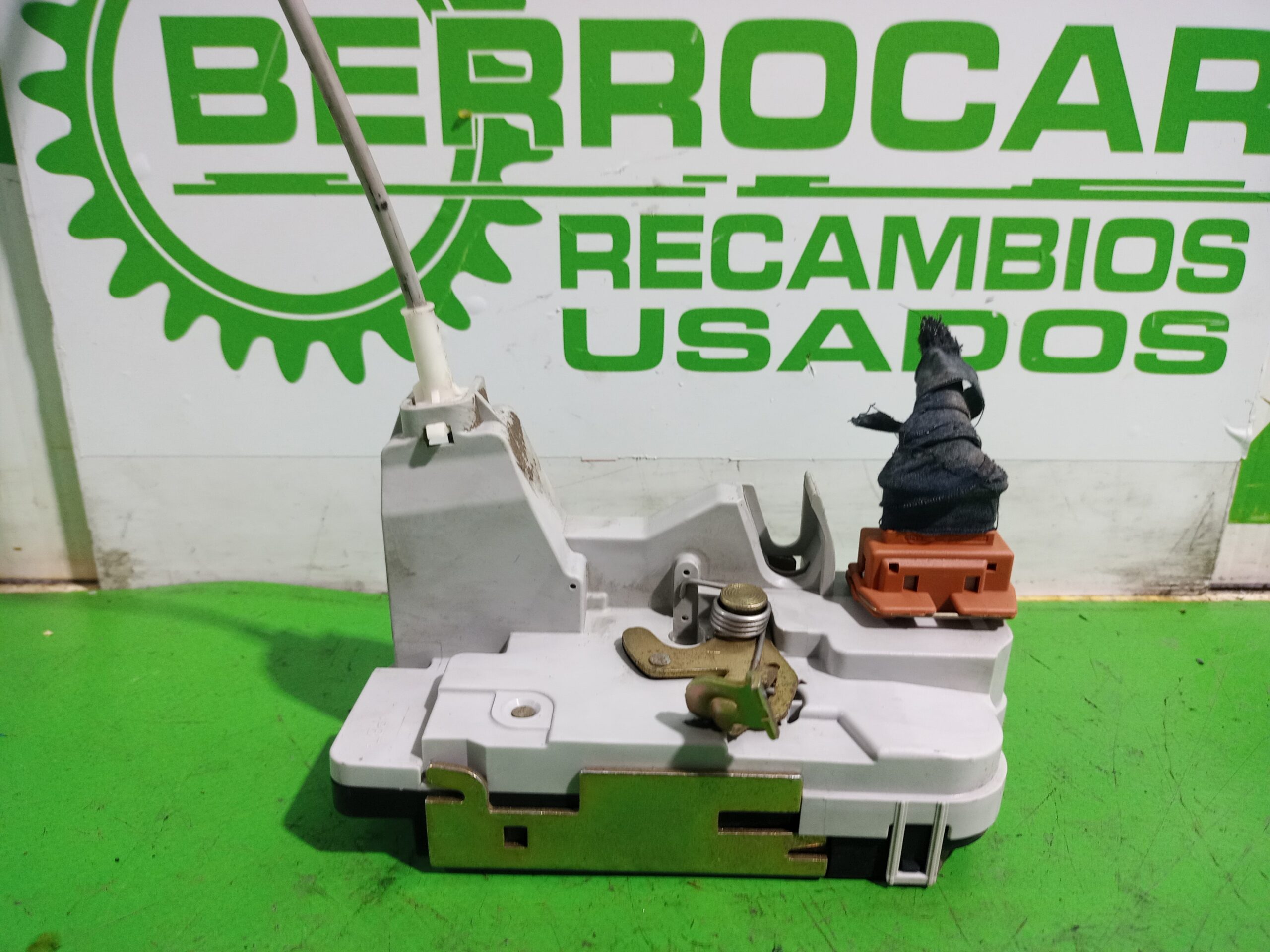 cerradura_puerta_trasera_izquierda_96456866_peugeot_307_berlina_s2_1_6_16v_hdi