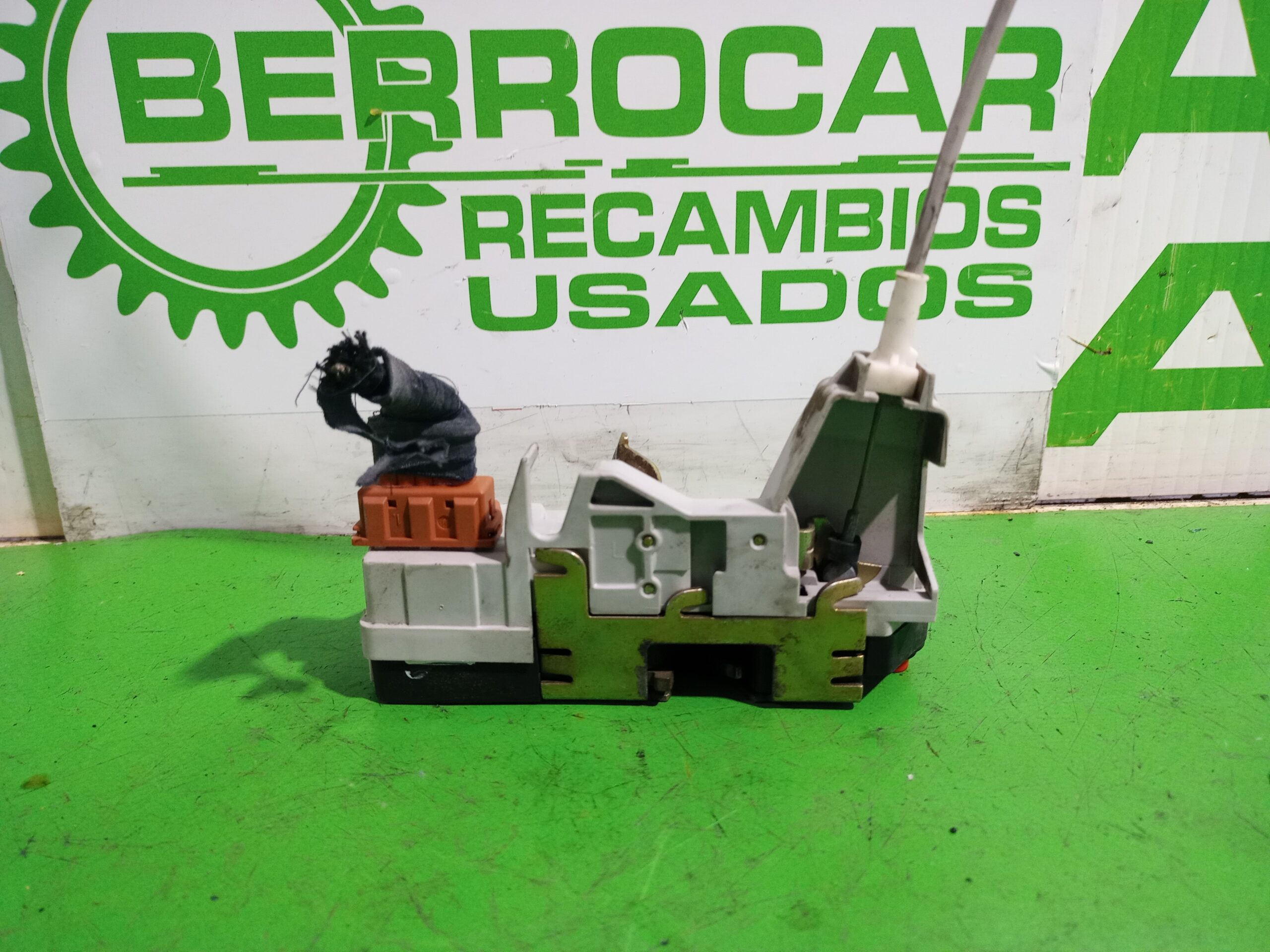 cerradura_puerta_trasera_izquierda_96456866_peugeot_307_berlina_s2_1_6_16v_hdi