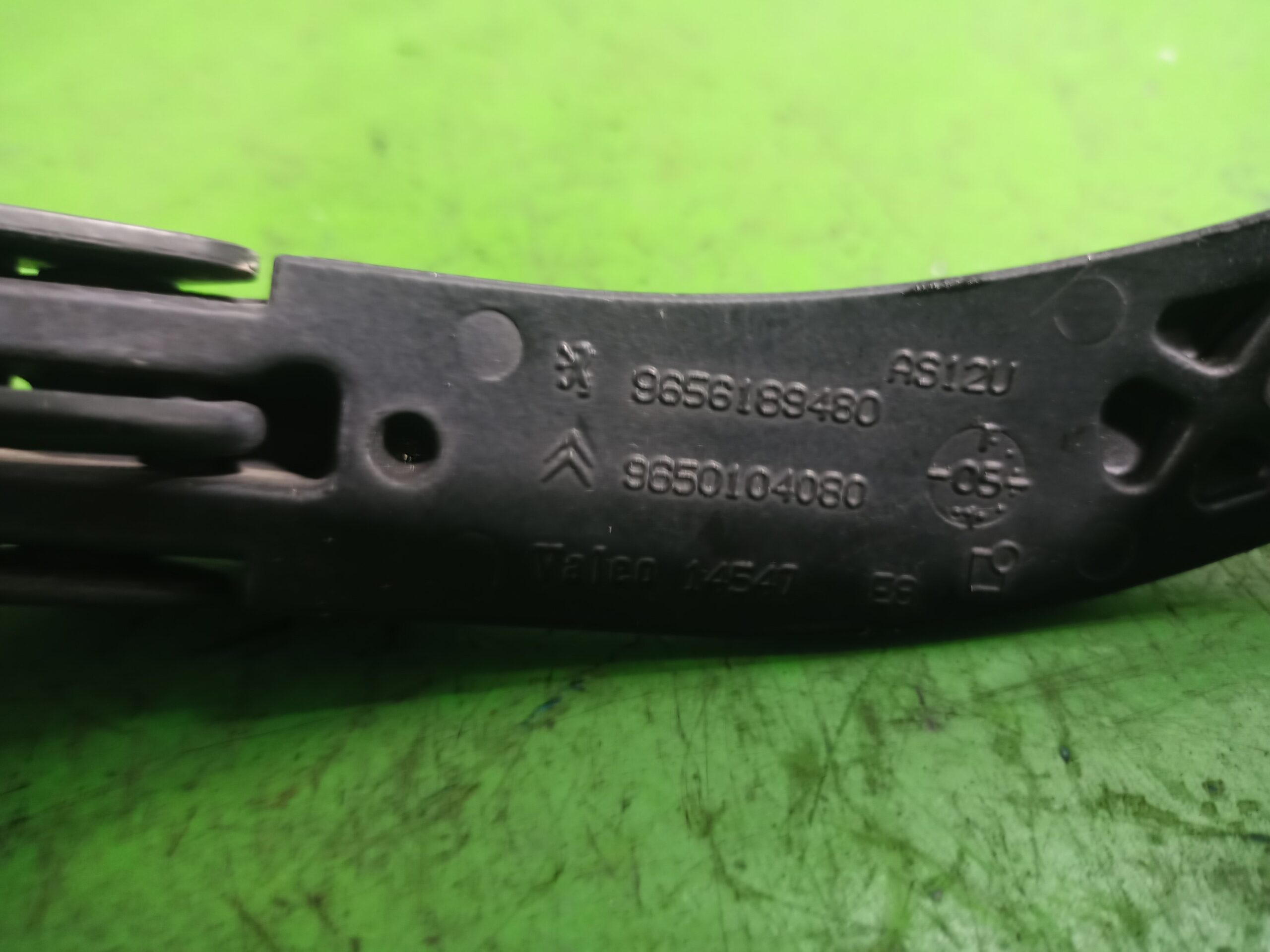 brazo_limpia_delantero_derecho_9656189480_peugeot_307_berlina_s2_1_6_16v_hdi