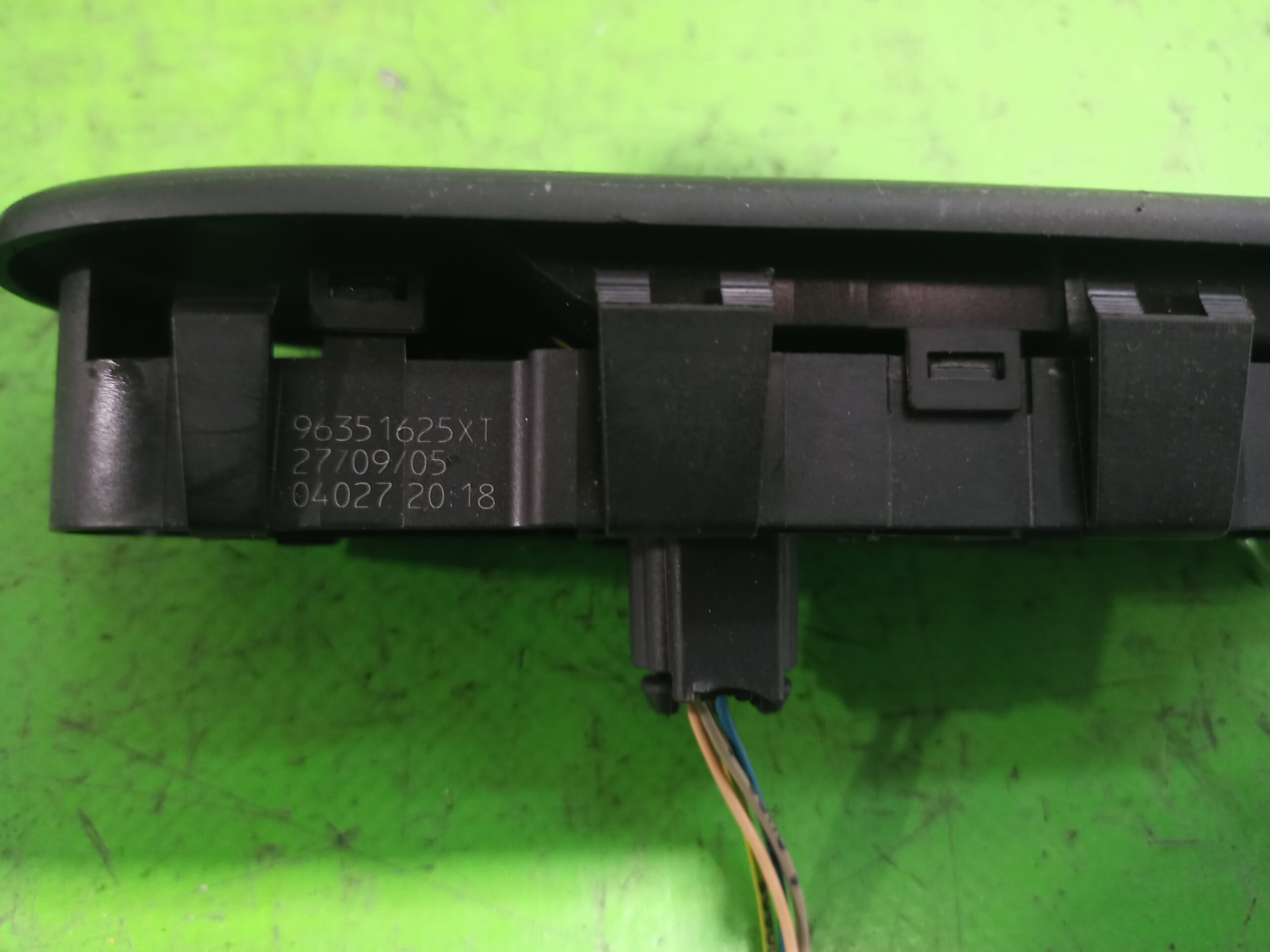 mando_elevalunas_delantero_derecho_96351625xt_peugeot_307_berlina_s2_1_6_16v_hdi