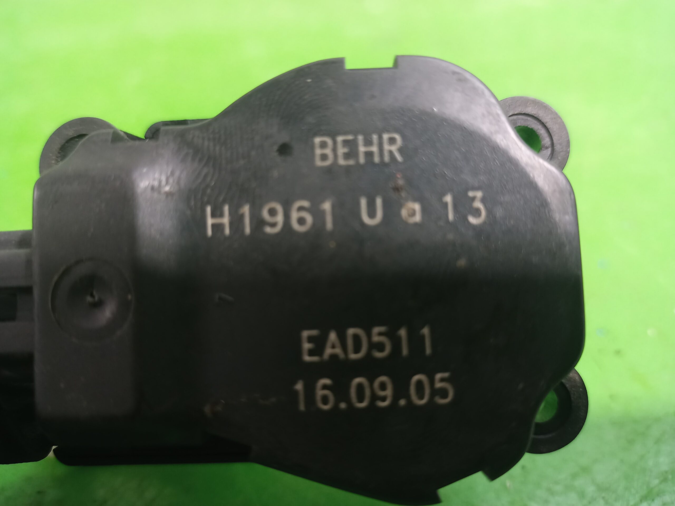 motor_apertura_trampilla_h1961ua13_peugeot_307_berlina_s2_1_6_16v_hdi