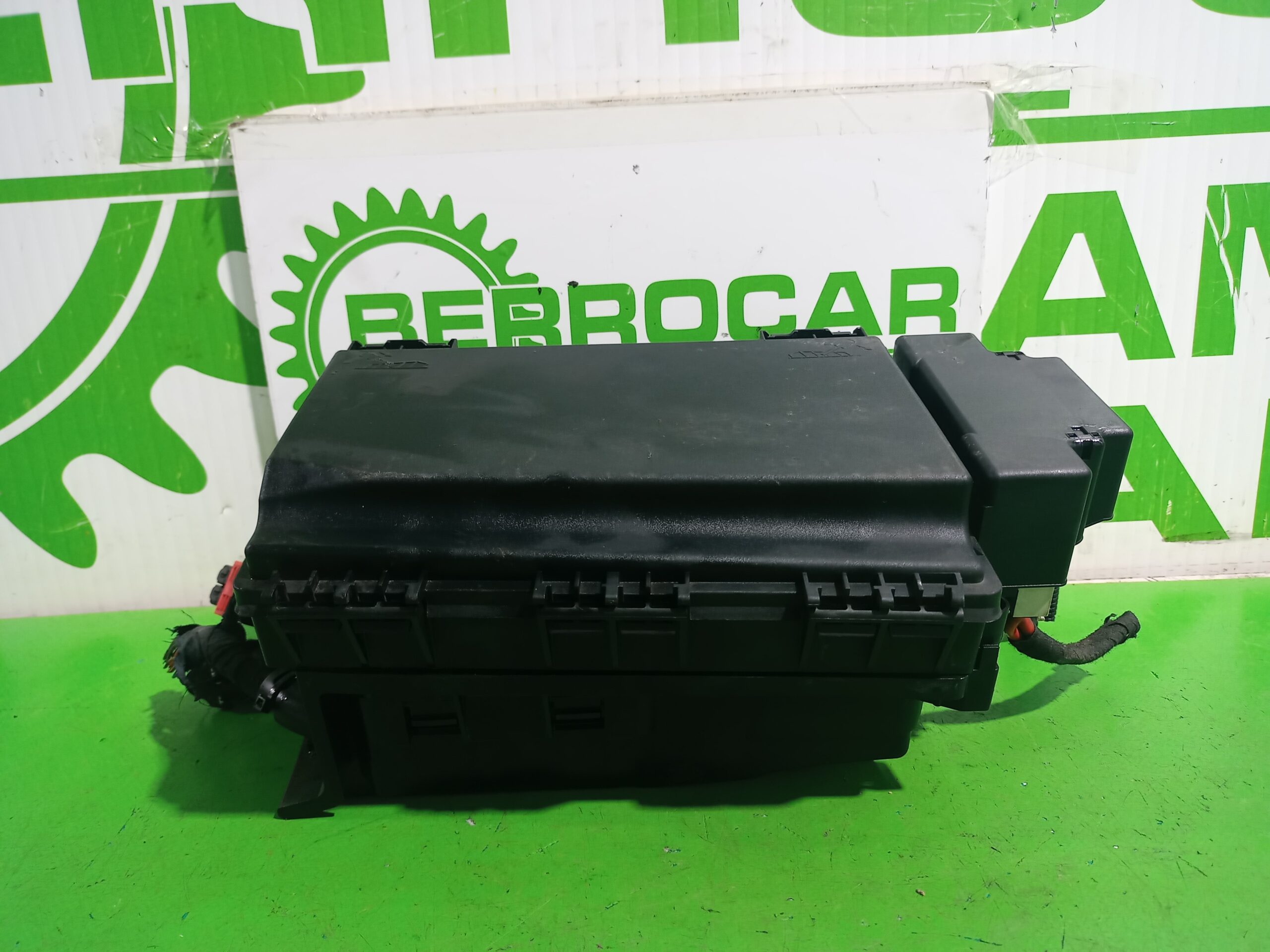 caja_reles_fusibles_13206754_opel_zafira_b_cosmo