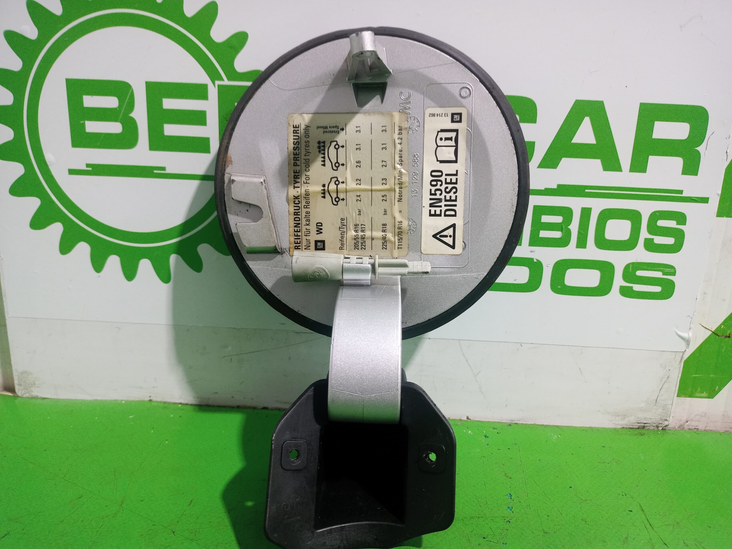 tapa_exterior_combustible_13111596_opel_zafira_b_cosmo