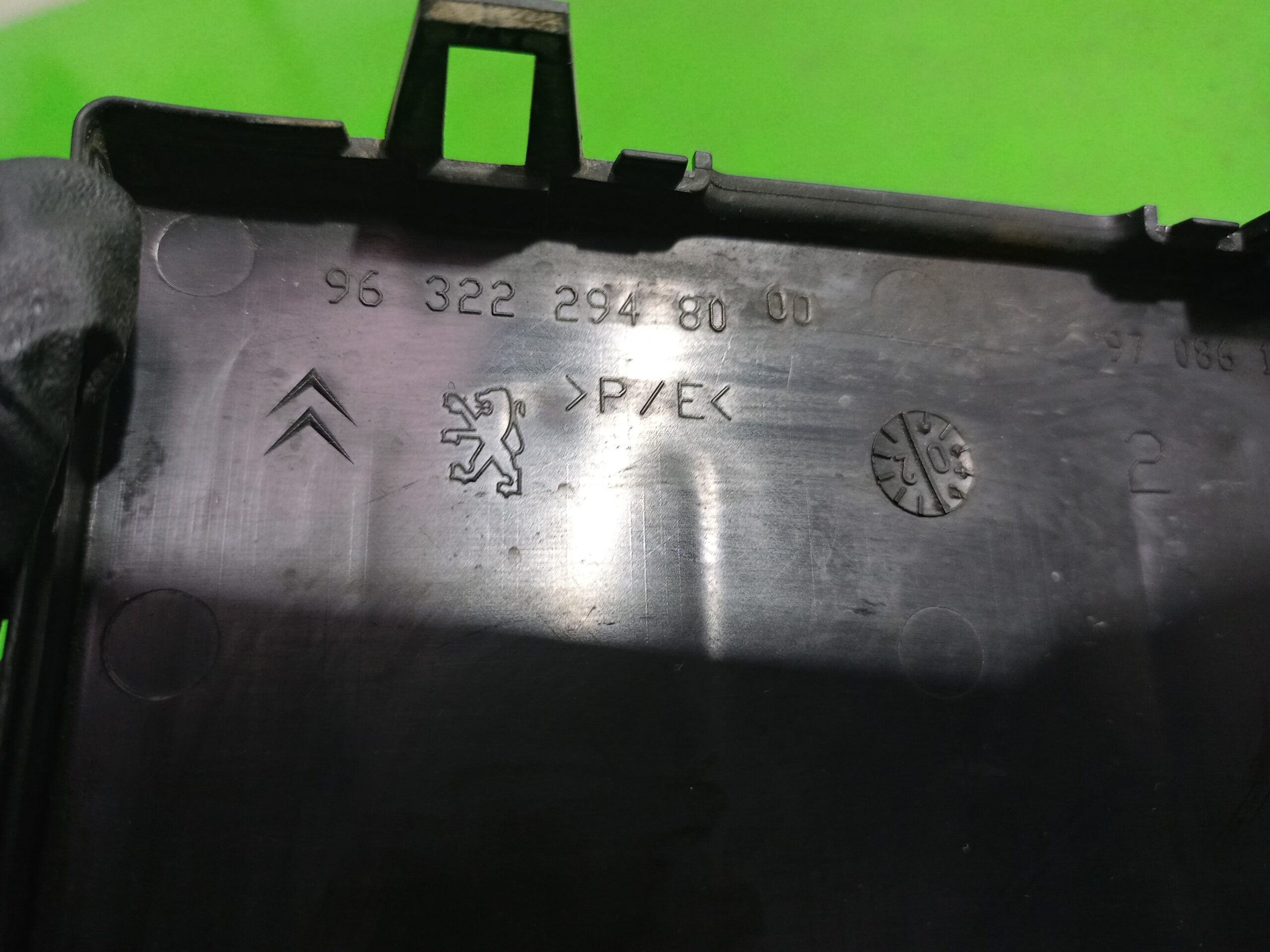 caja_reles_fusibles_96322294_peugeot_partner_s1_2_0_hdi_cat