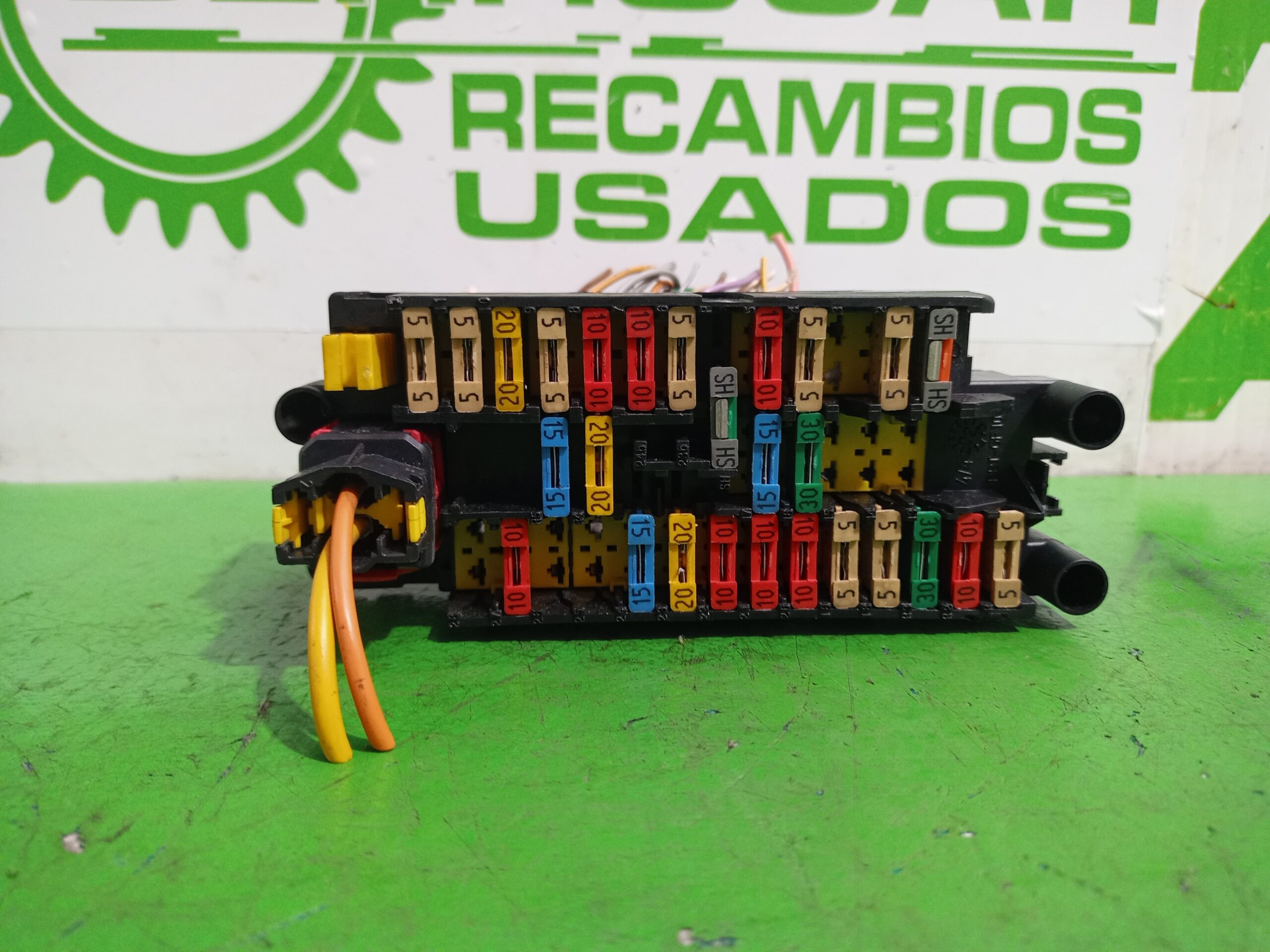 caja_reles_fusibles_963551828_peugeot_partner_s1_2_0_hdi_cat