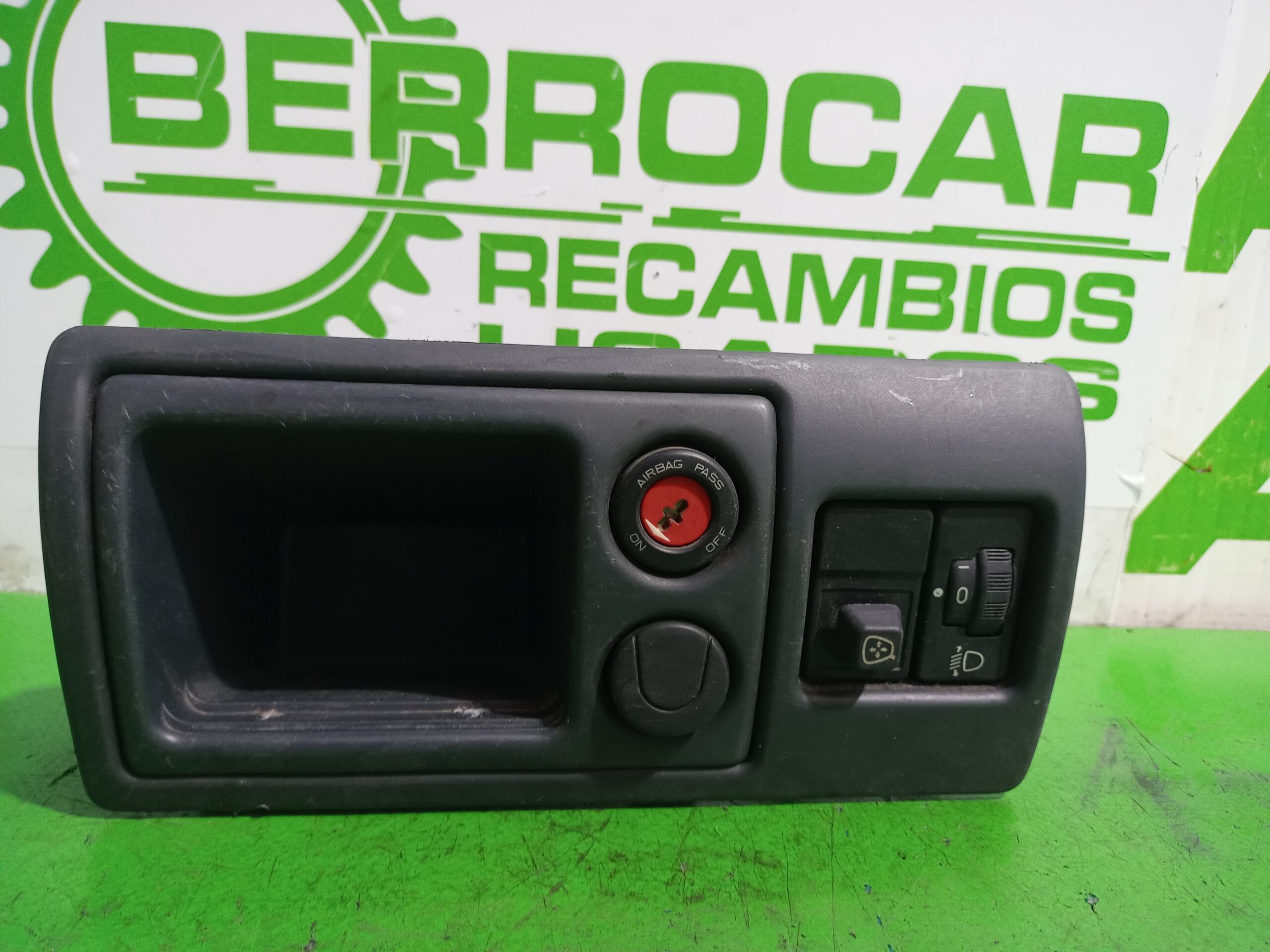 moldura_9635807077_peugeot_partner_s1_2_0_hdi_cat