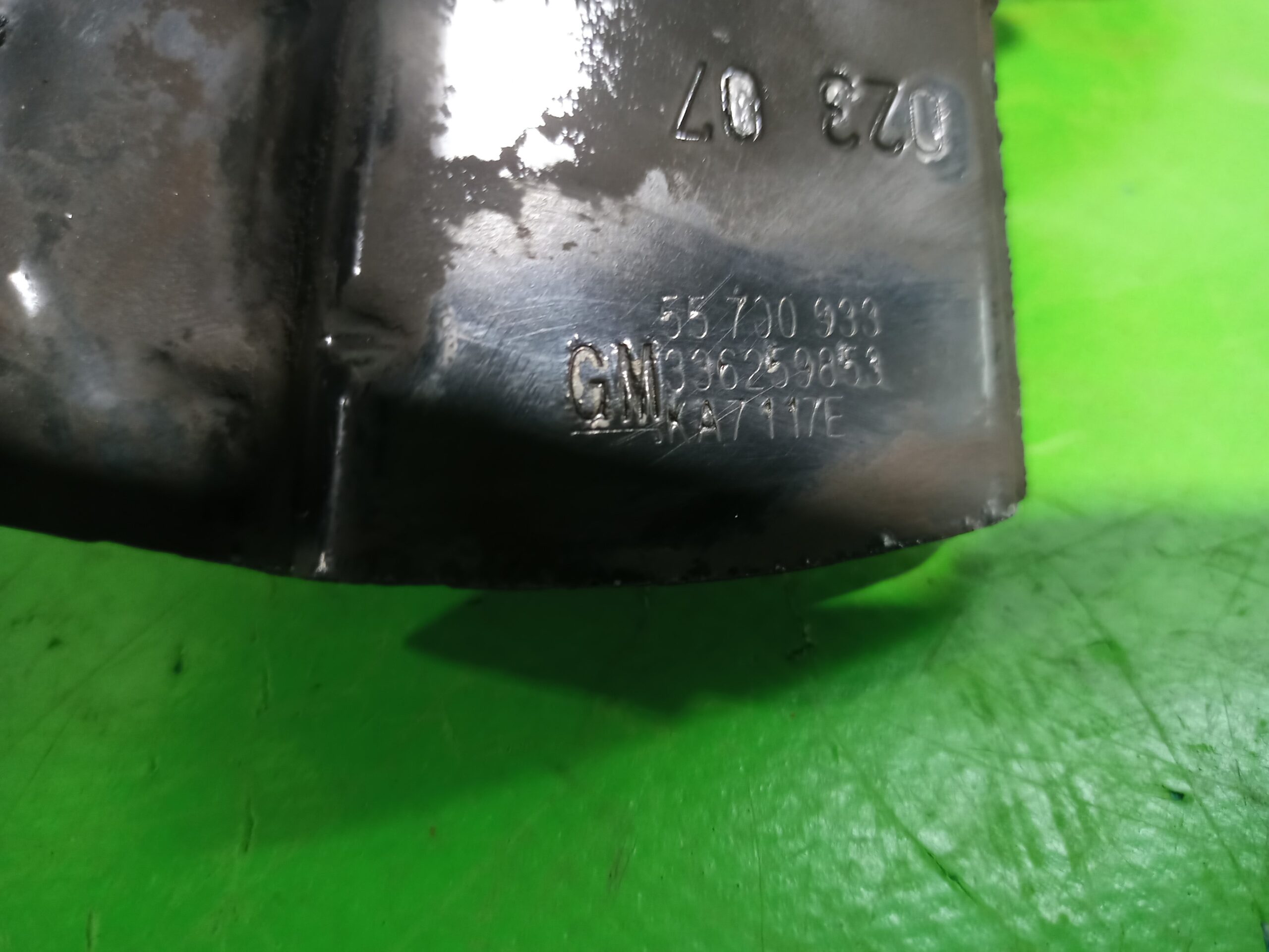 mangueta_delantera_izquierda_55700933_opel_corsa_d_1_3_16v_cdti