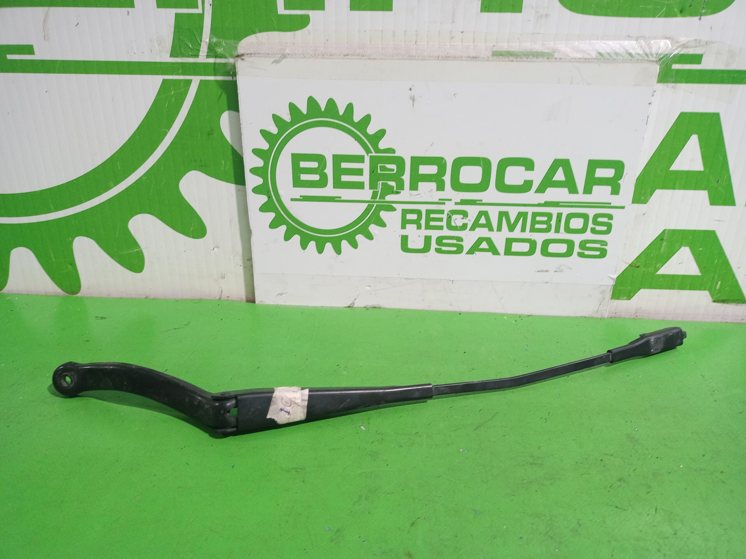 brazo_limpia_delantero_izquierdo_13182325_opel_corsa_d_1_3_16v_cdti
