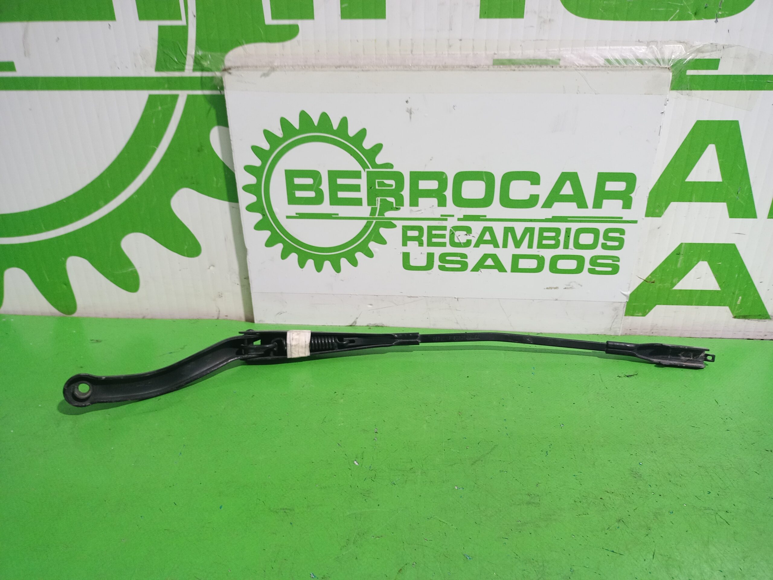 brazo_limpia_delantero_izquierdo_13182325_opel_corsa_d_1_3_16v_cdti