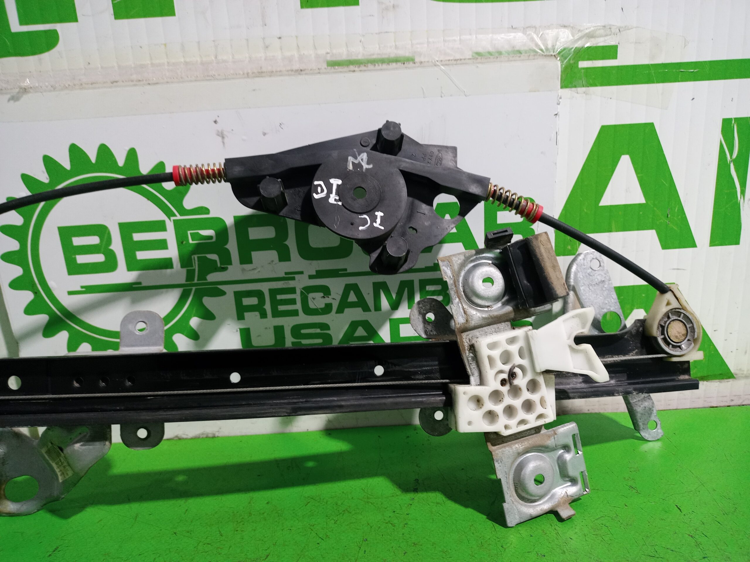 elevalunas_delantero_izquierdo_1547734_ford_fiesta_cbk_ambiente