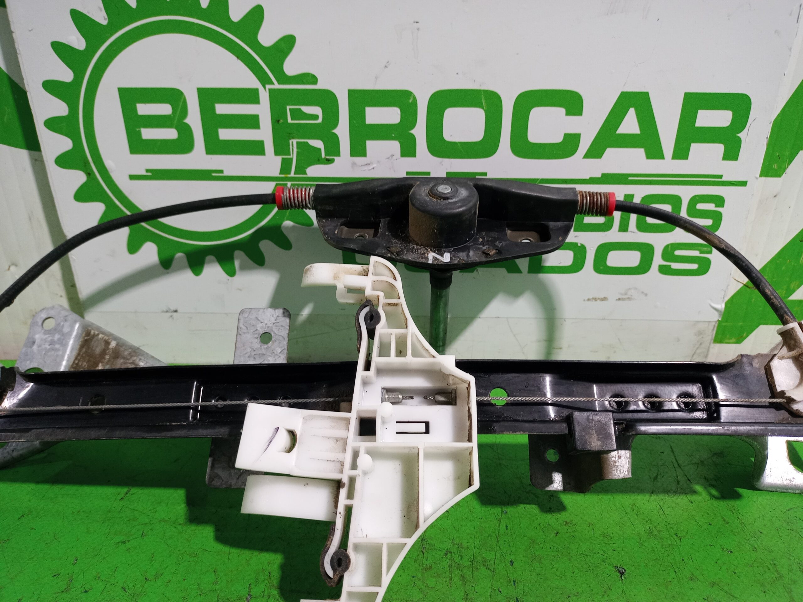 elevalunas_trasero_derecho_a27001an_ford_fiesta_cbk_ambiente