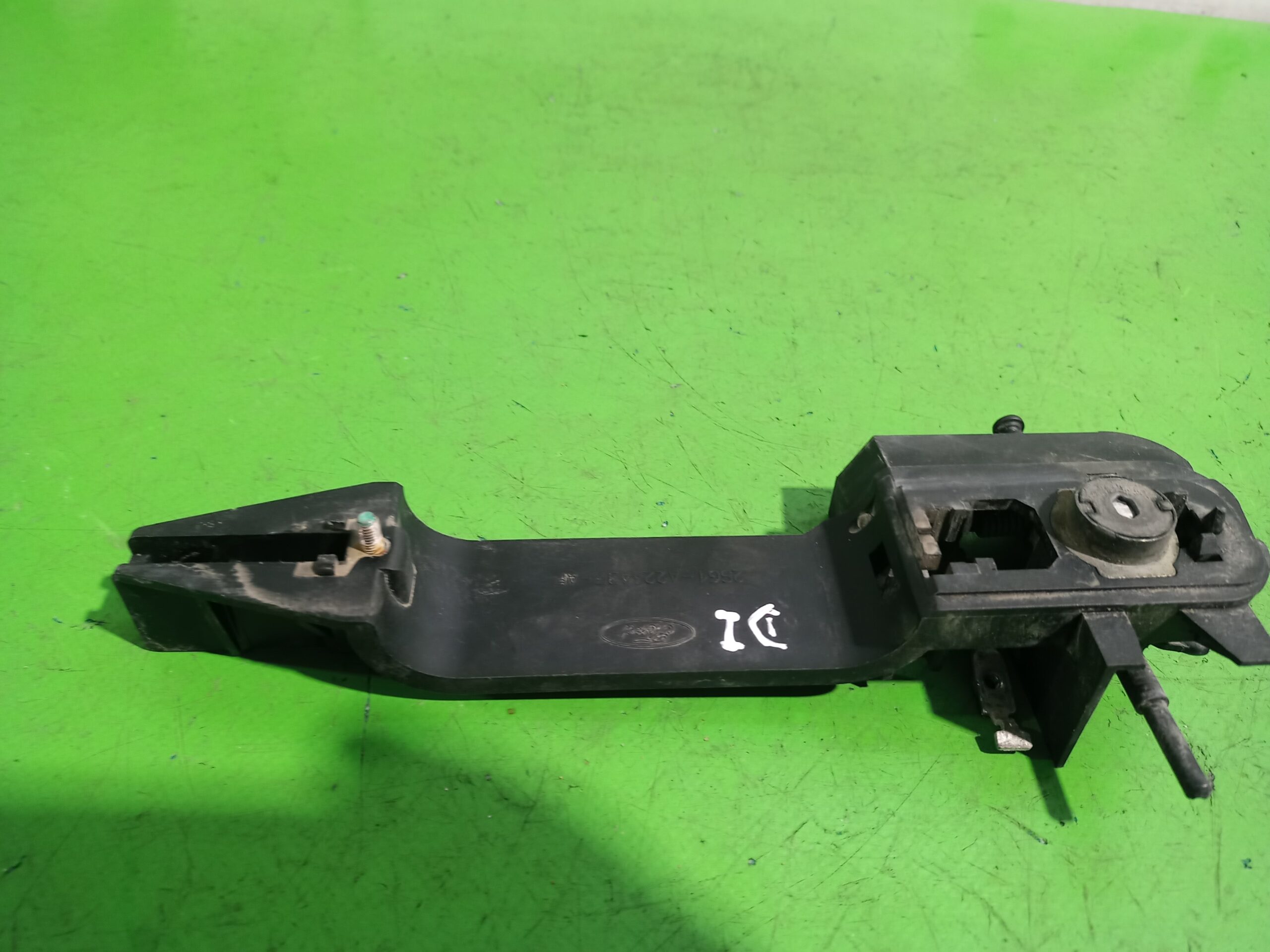 maneta_exterior_delantera_izquierda_a224a37_ford_fiesta_cbk_ambiente