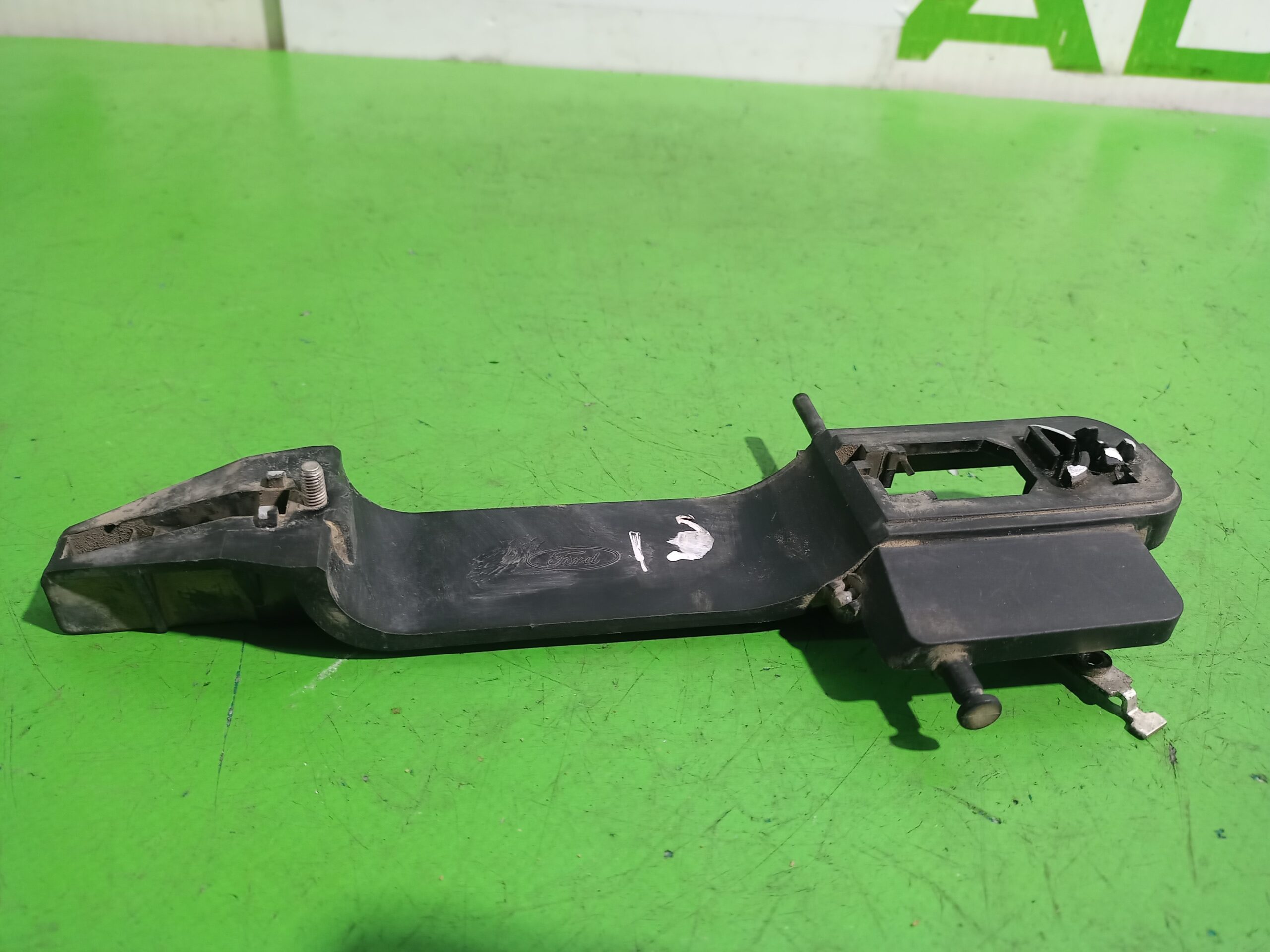 maneta_exterior_trasera_derecha_2s61a224a36_ford_fiesta_cbk_ambiente