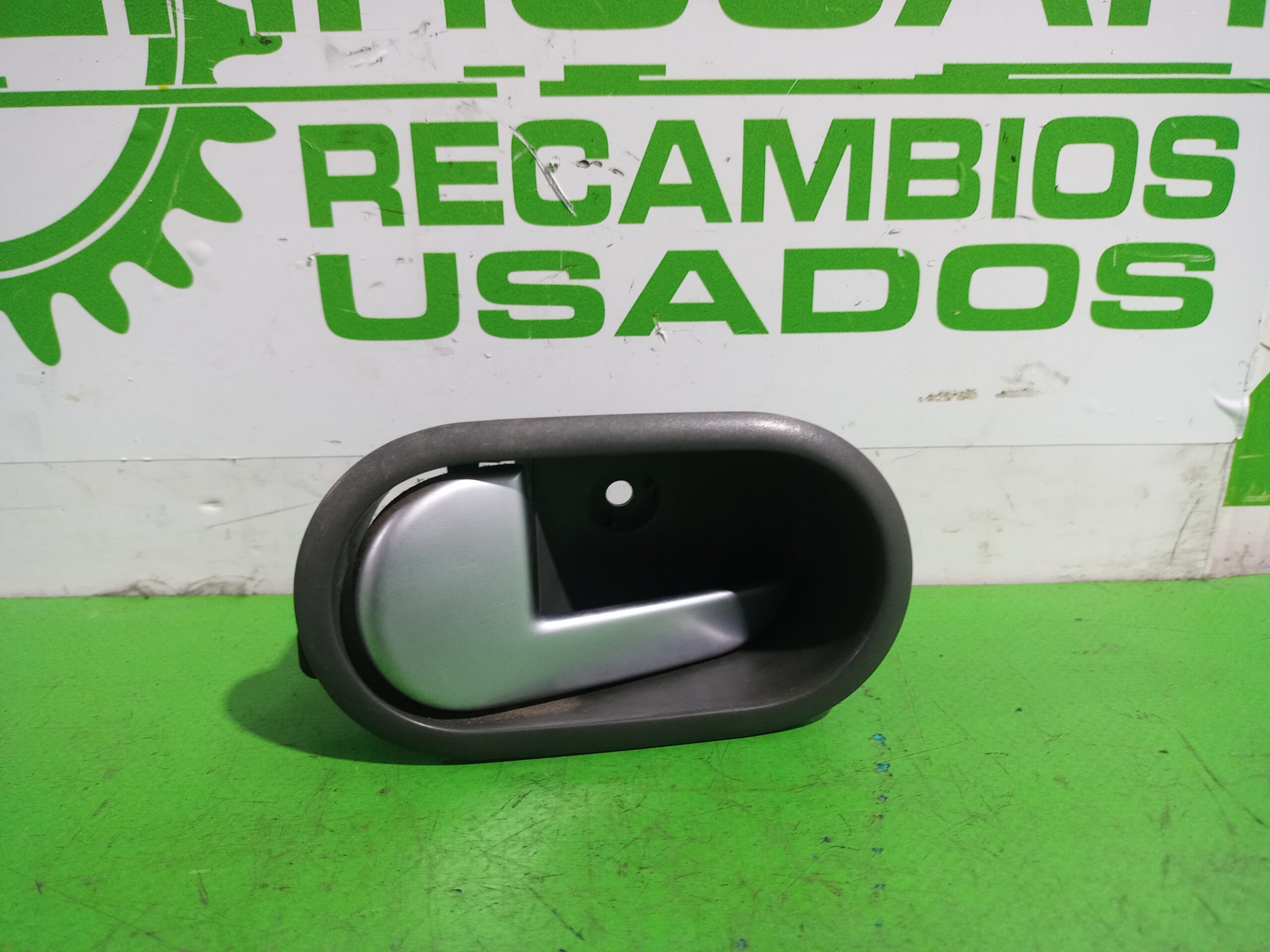 maneta_interior_delantera_izquierda_6s61a22600aaw_ford_fiesta_cbk_ambiente