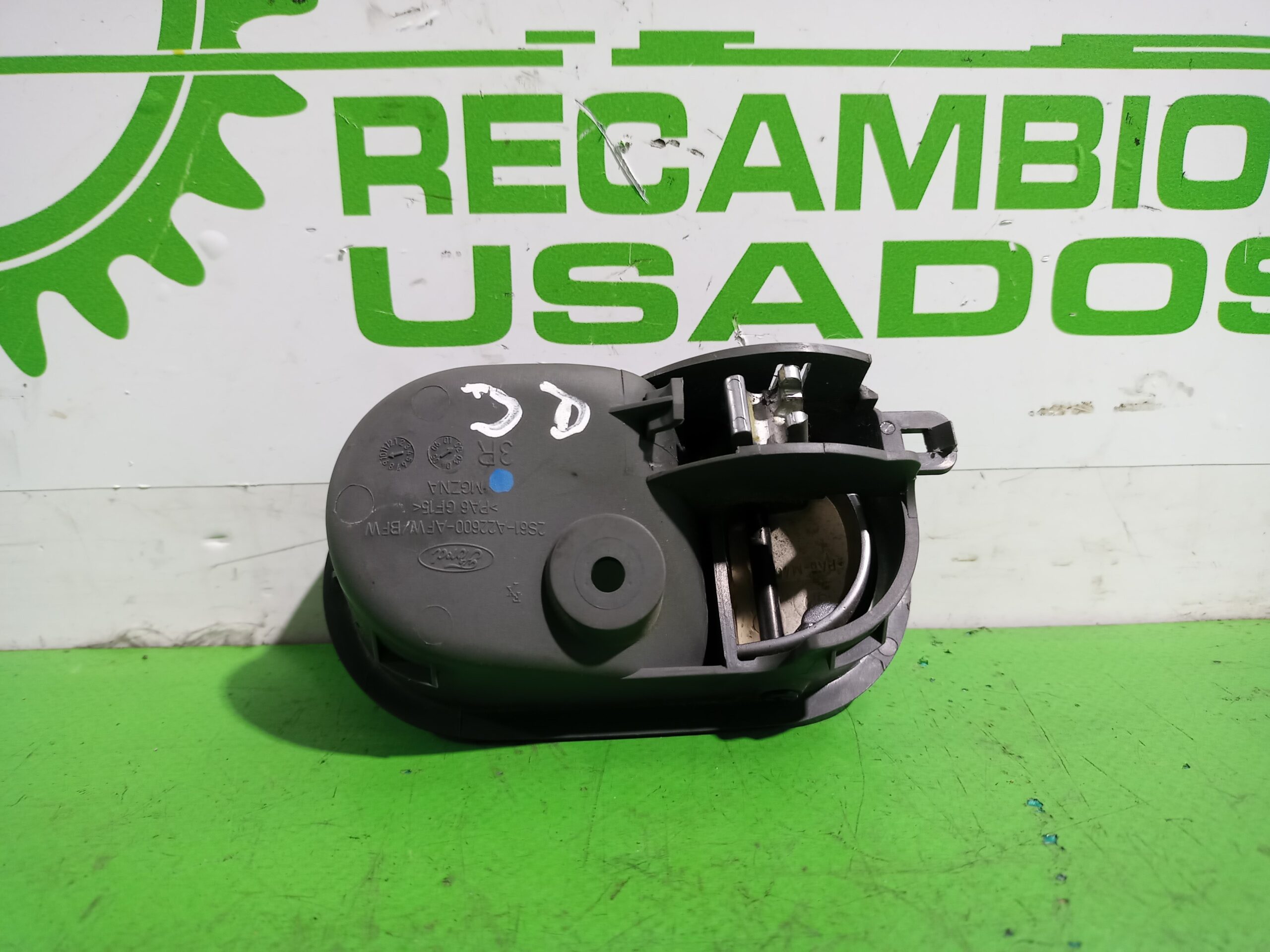 maneta_interior_delantera_derecha_6s61a22600aaw_ford_fiesta_cbk_ambiente