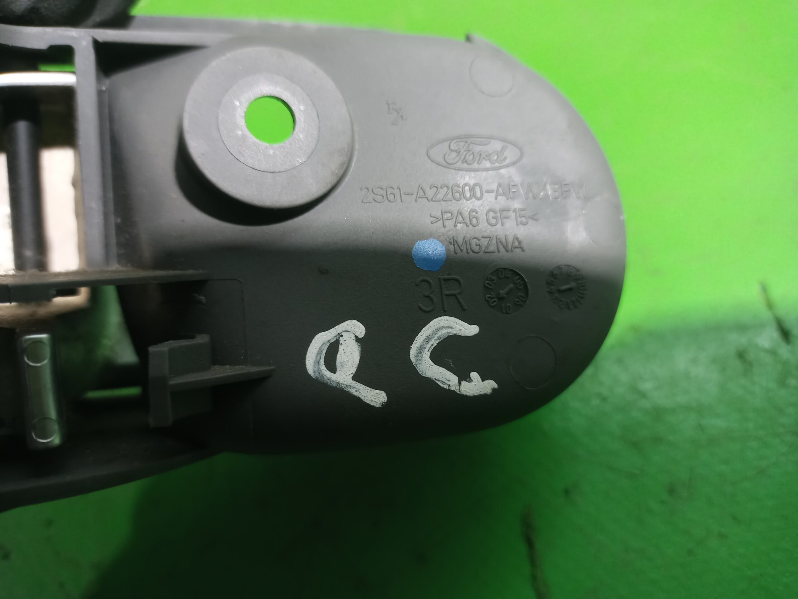 maneta_interior_delantera_derecha_6s61a22600aaw_ford_fiesta_cbk_ambiente